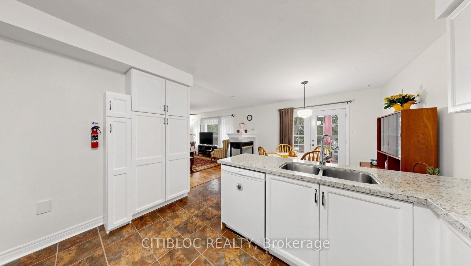 299 Tupper Boulevard Property Photo 10