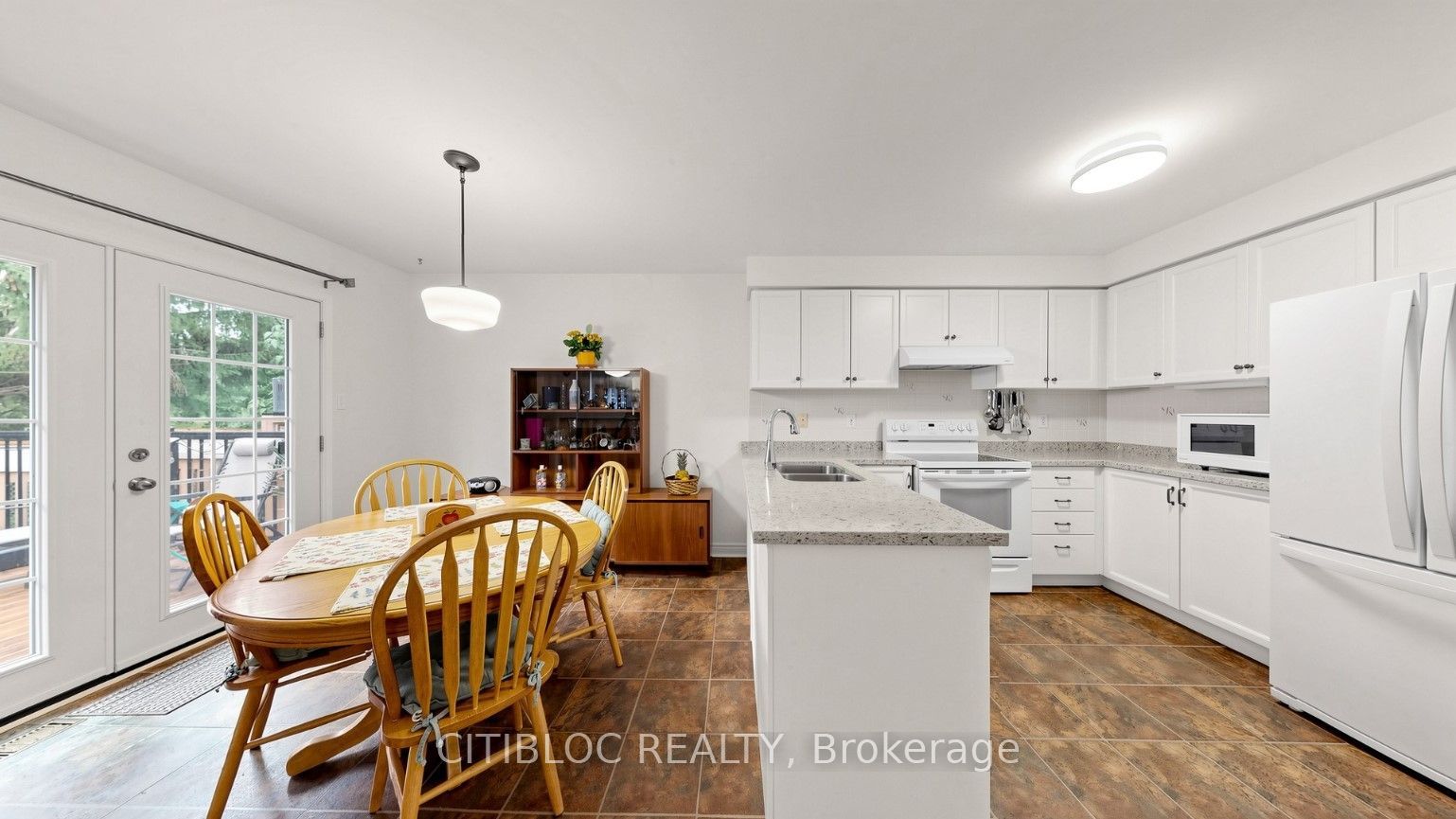 299 Tupper Boulevard Property Photo 12