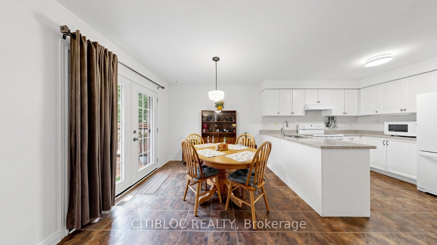 299 Tupper Boulevard Property Photo 13