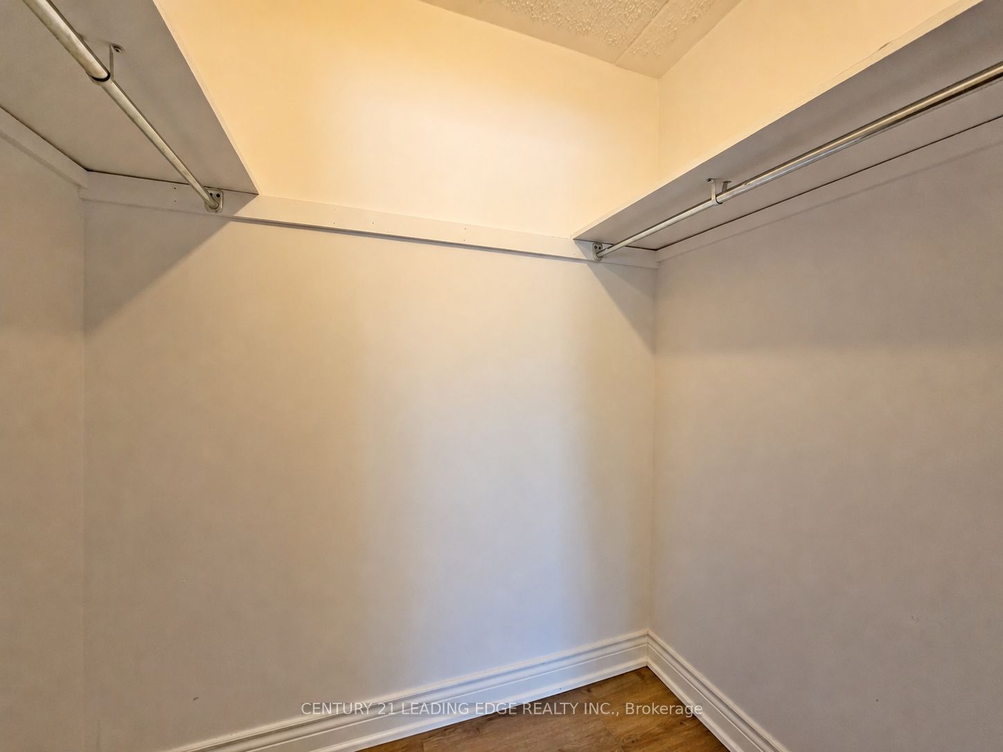 74 The Queensway S 206 Property Photo 16