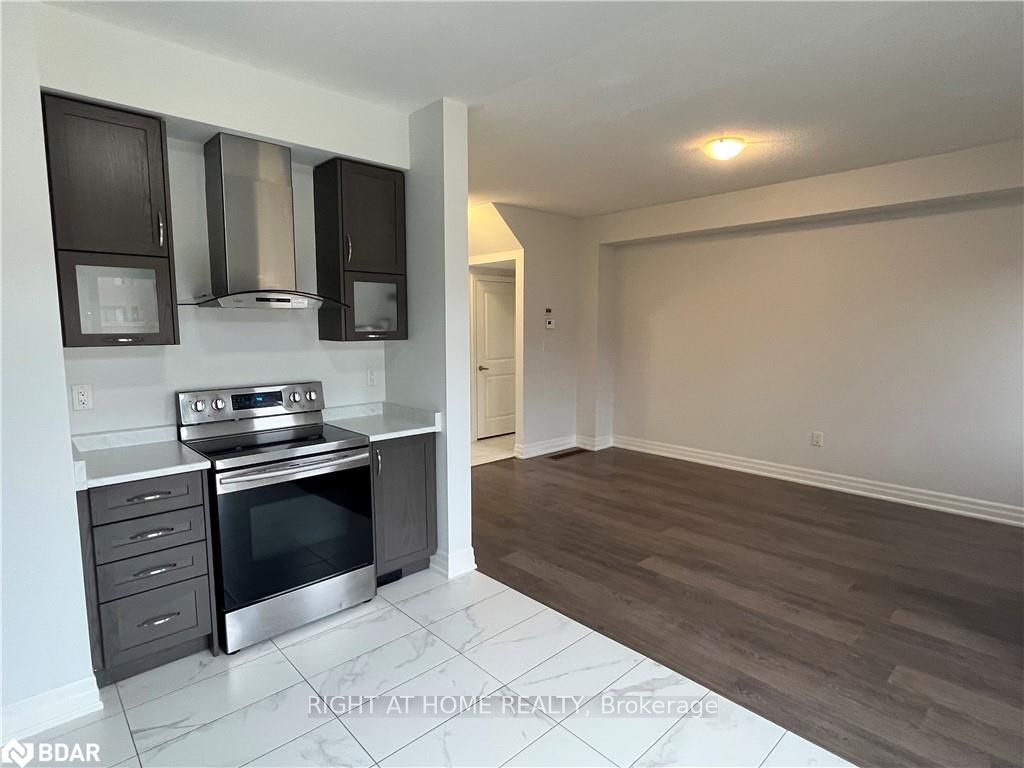 57 Bank Street Property Photo 8