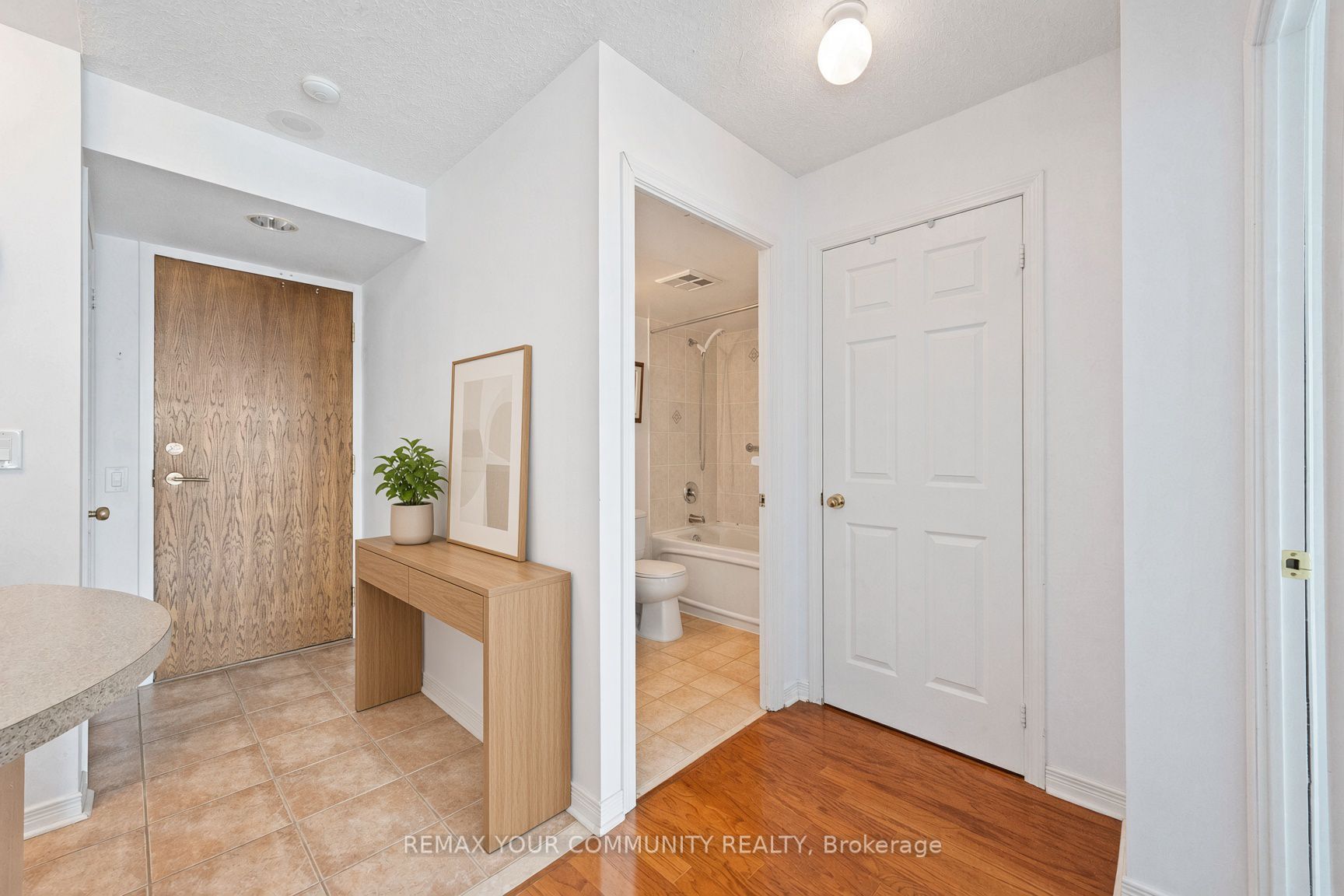 23 Oneida Crescent 909 Property Photo 3