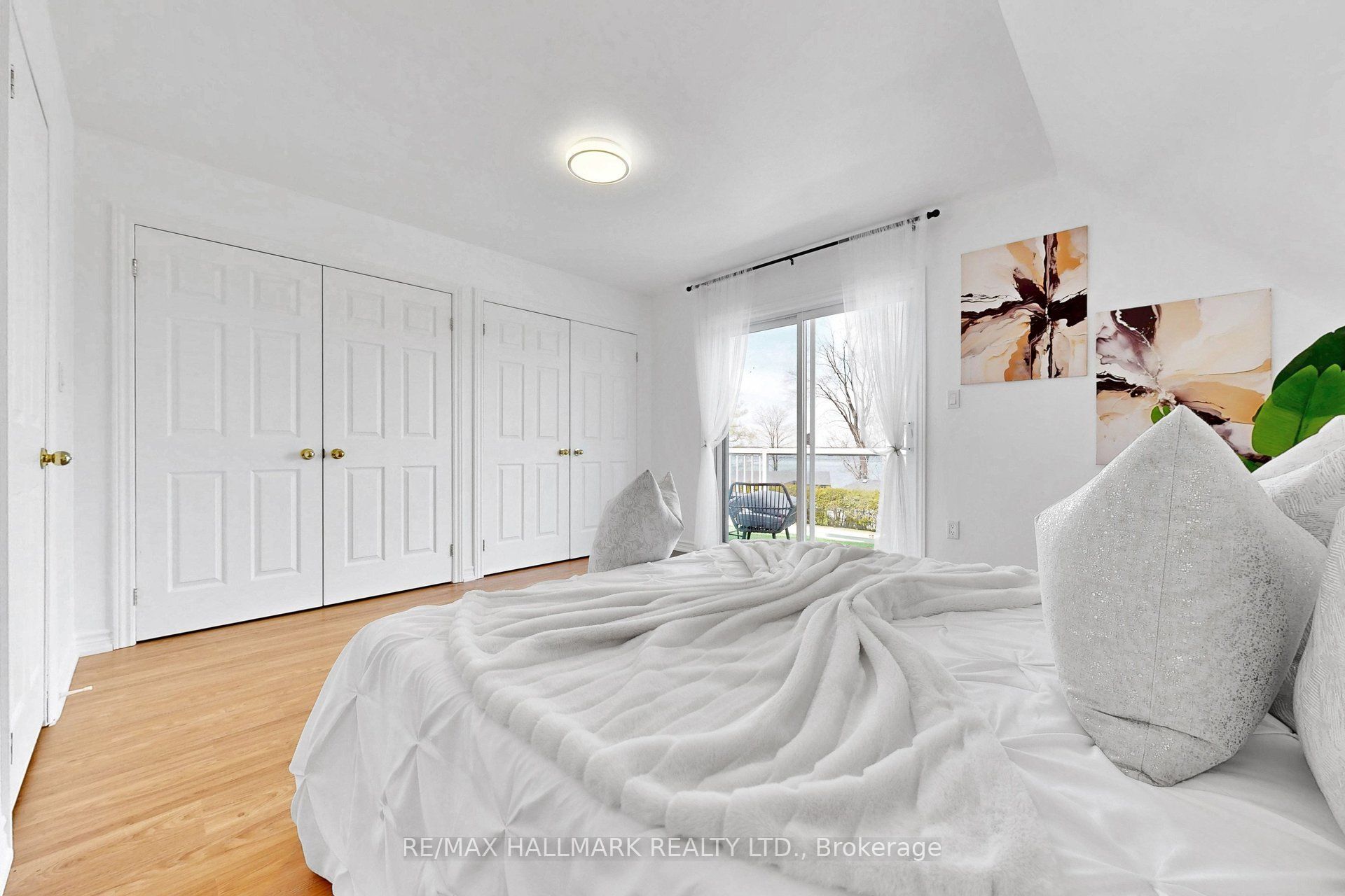 941 Lake Drive N Property Photo 13