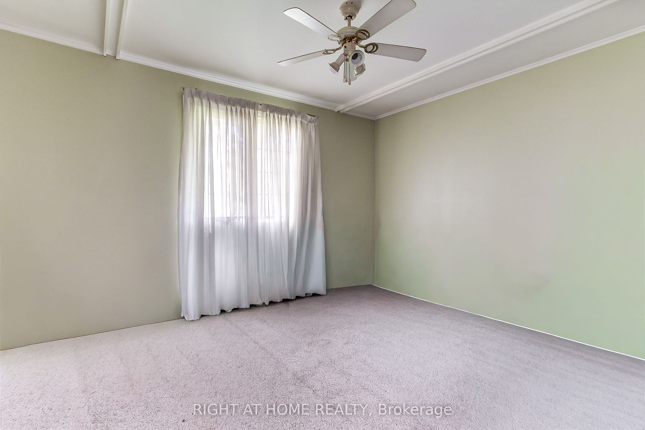 1384 Graham Side Road Property Photo 11