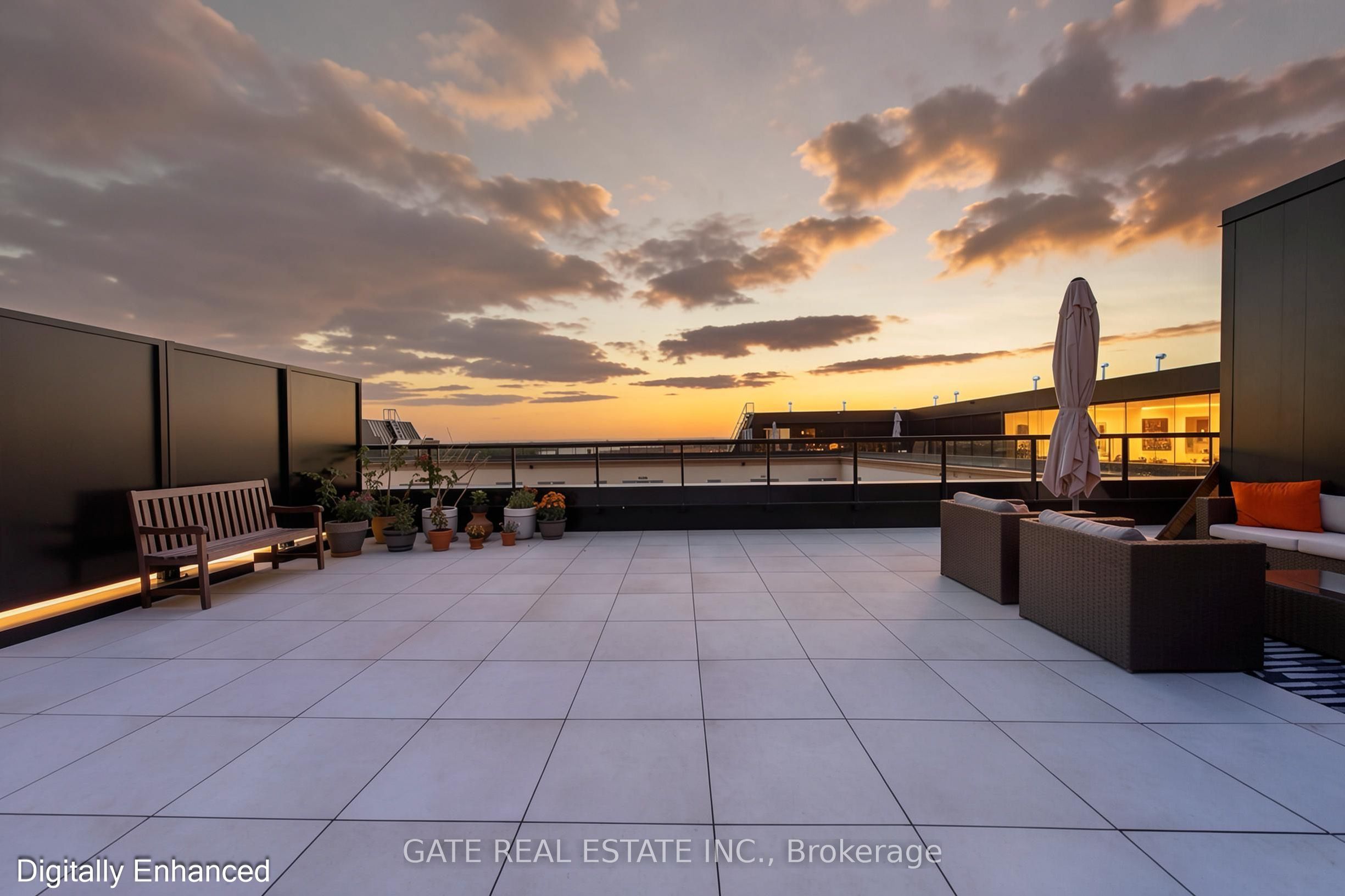 101 Cathedral High Street Ph3 Property Photo 46