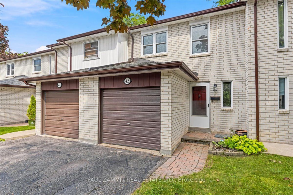 42 Nicholson Way Property Photo 1