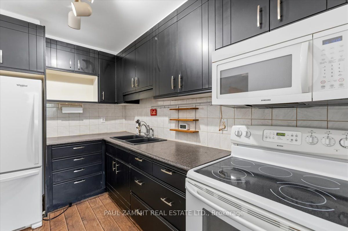 42 Nicholson Way Property Photo 4
