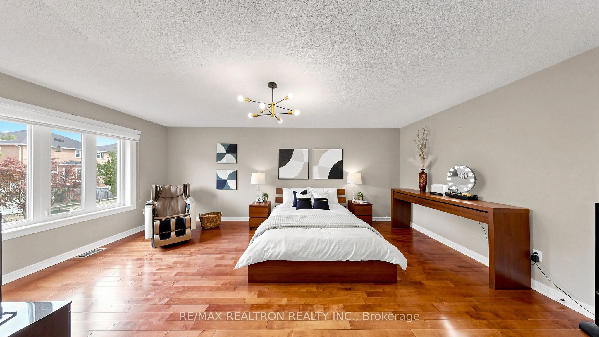 2 Rocksprings Avenue Property Photo 16