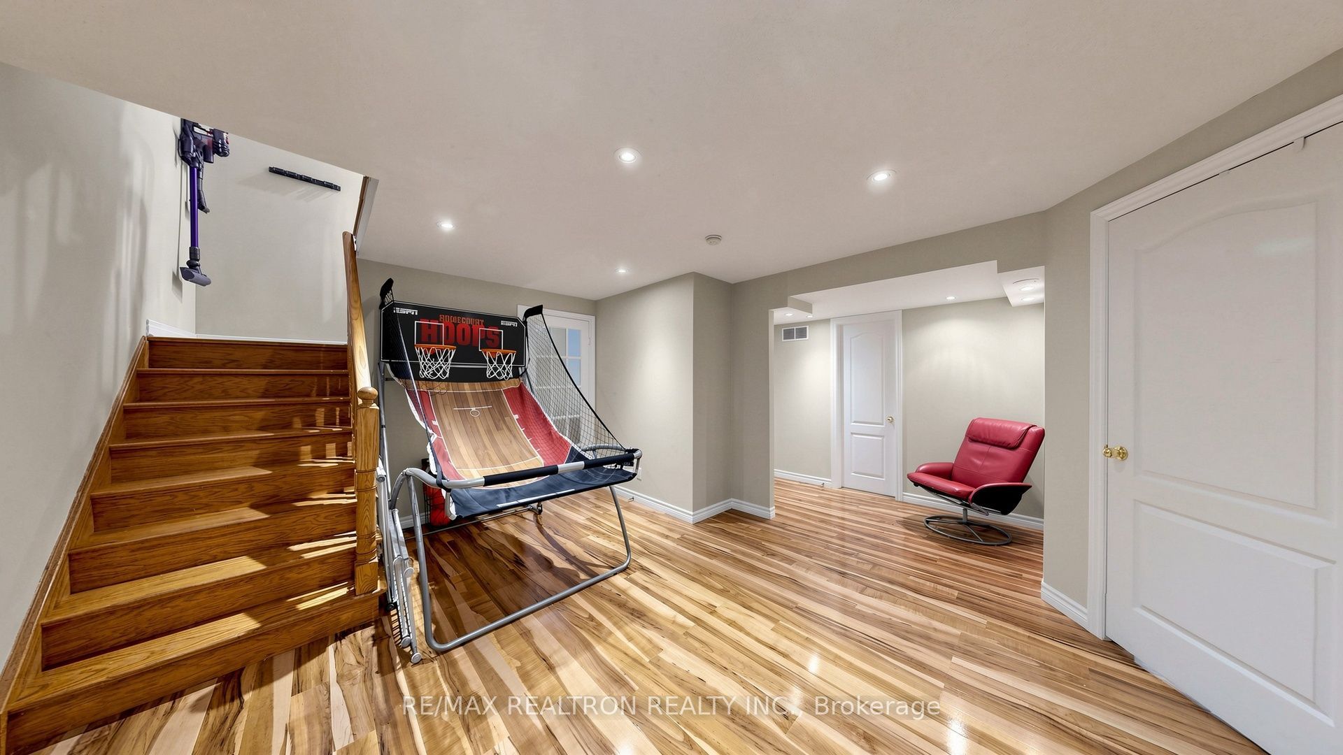 2 Rocksprings Avenue Property Photo 35