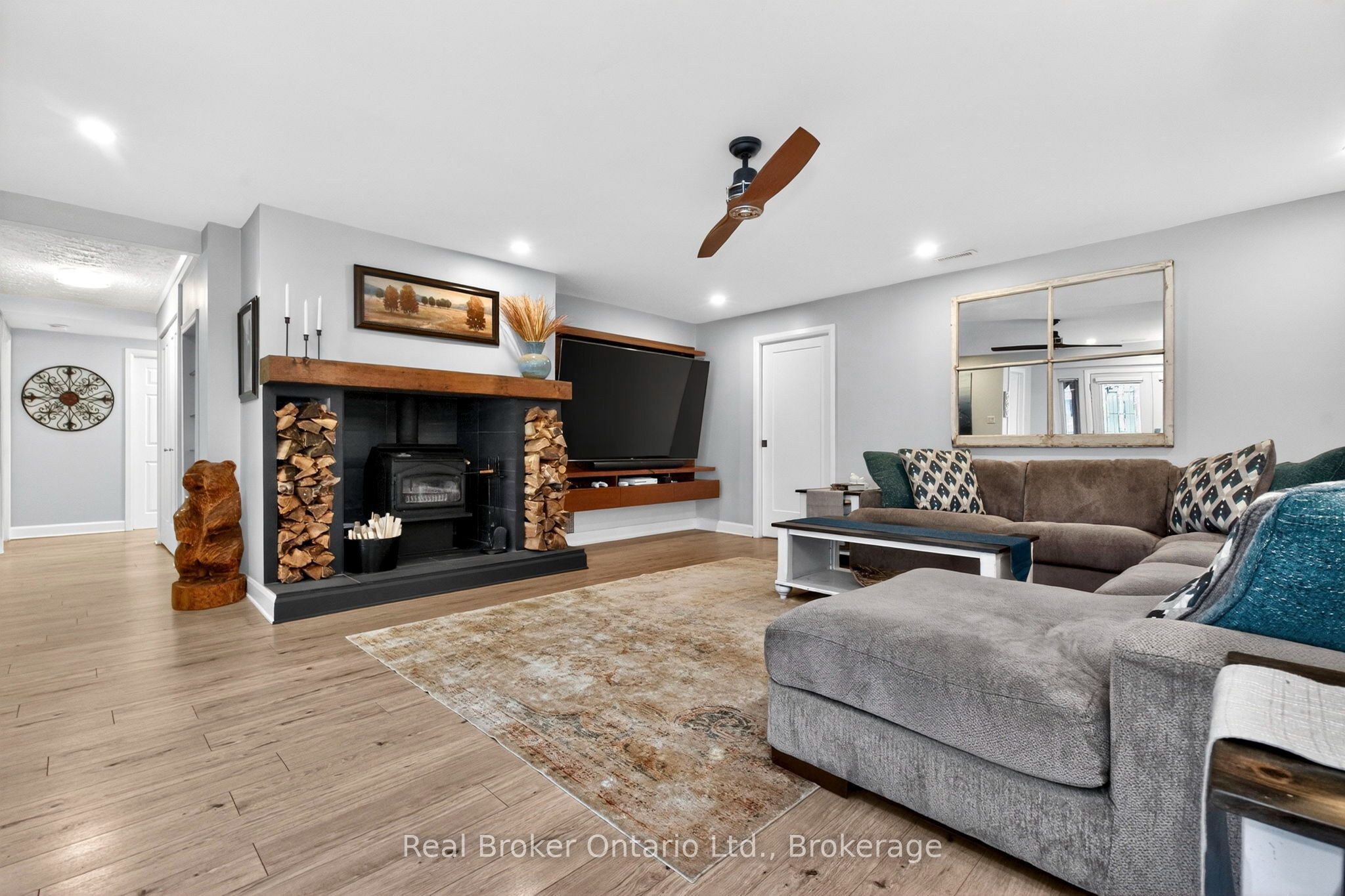 2307 Somers Boulevard Property Photo 10