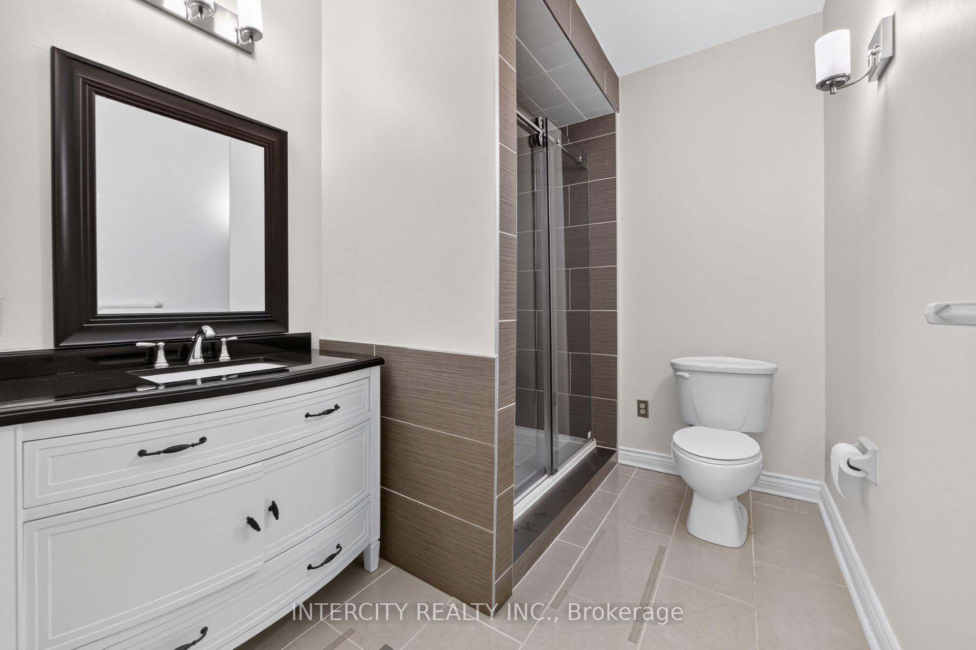 10 East Drive E Property Photo 27