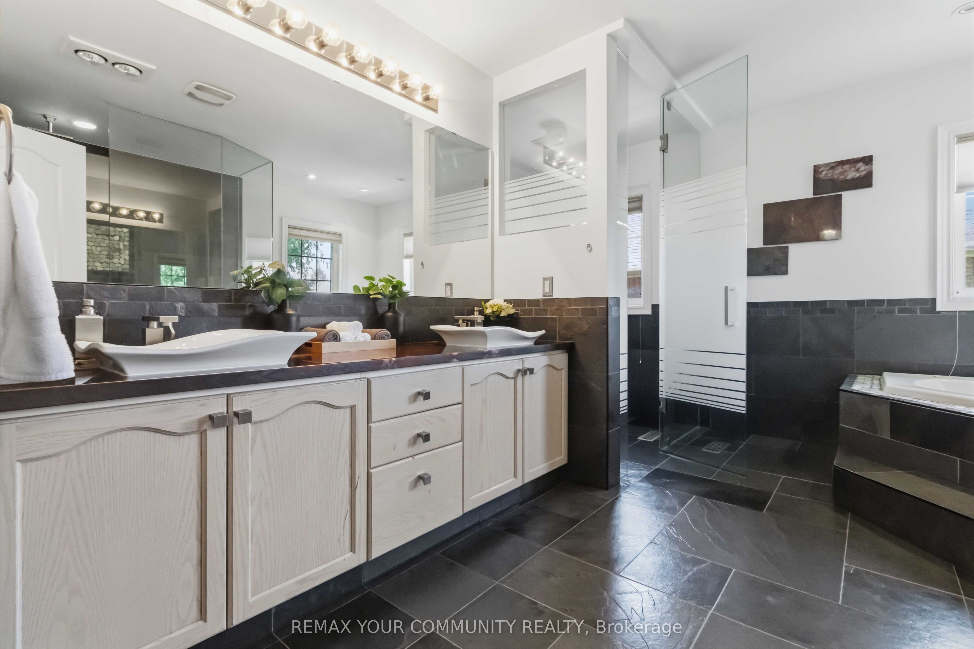 171 Langtry Place Property Photo 28