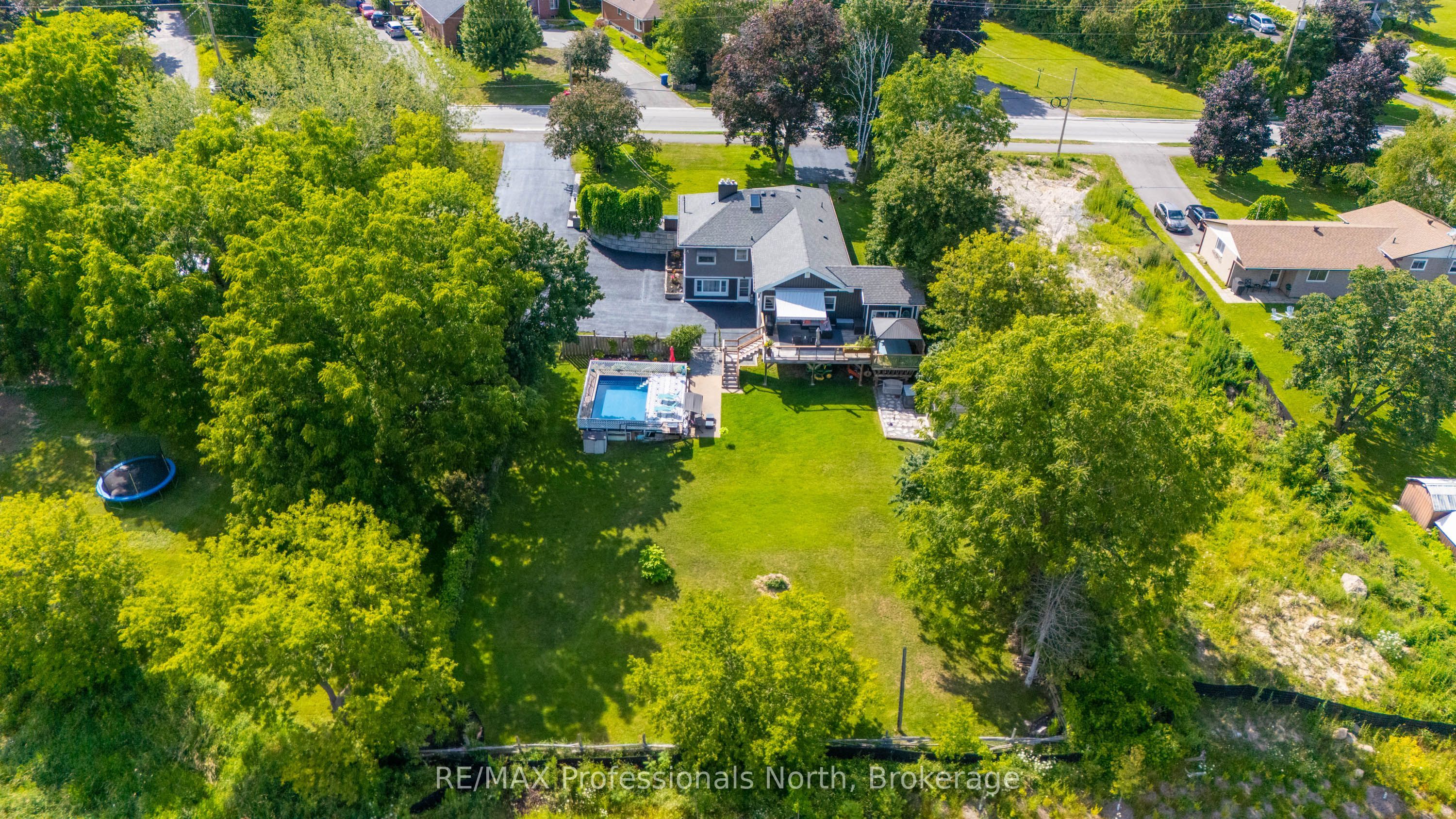 63 The Queensway N Property Photo 3