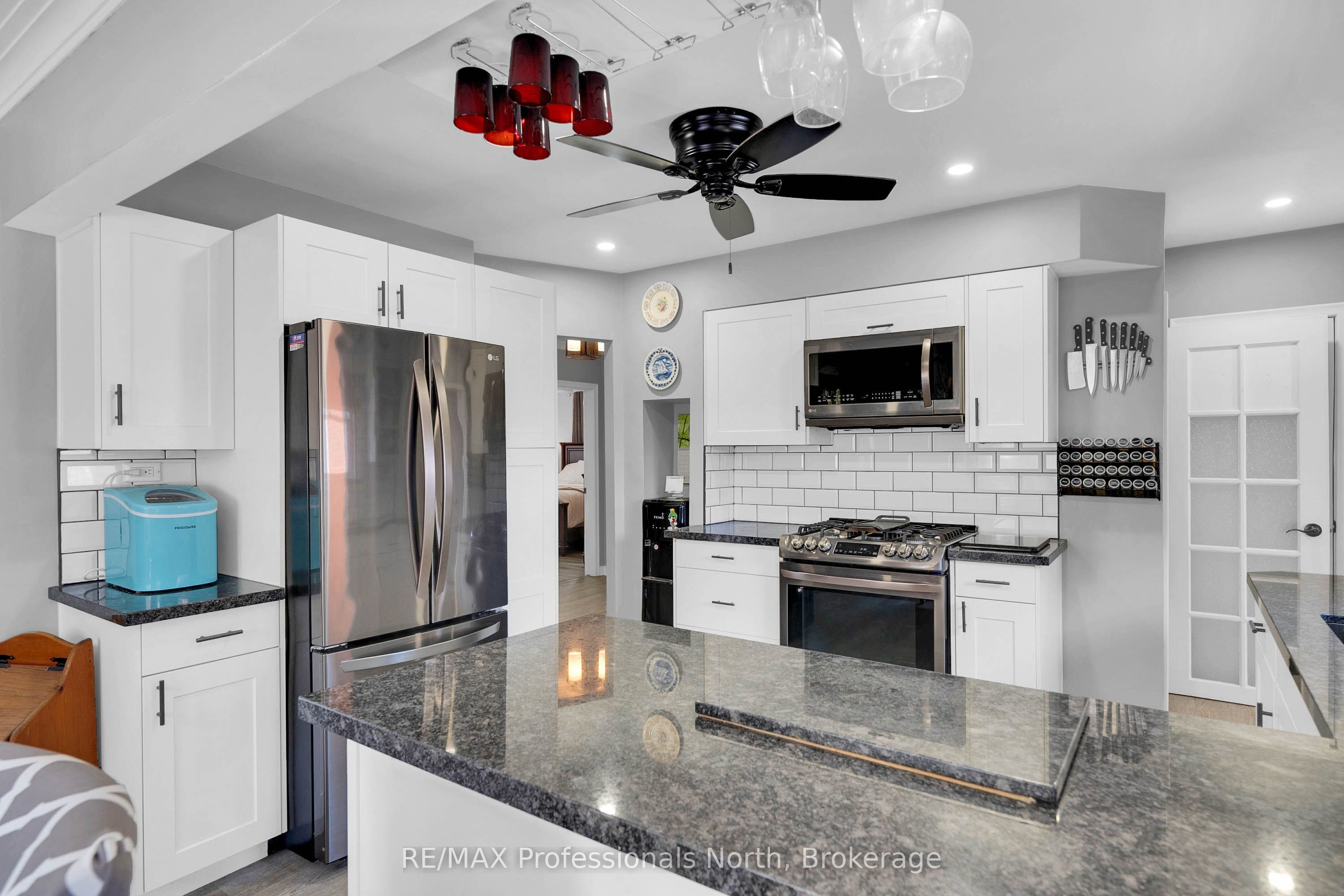 63 The Queensway N Property Photo 14