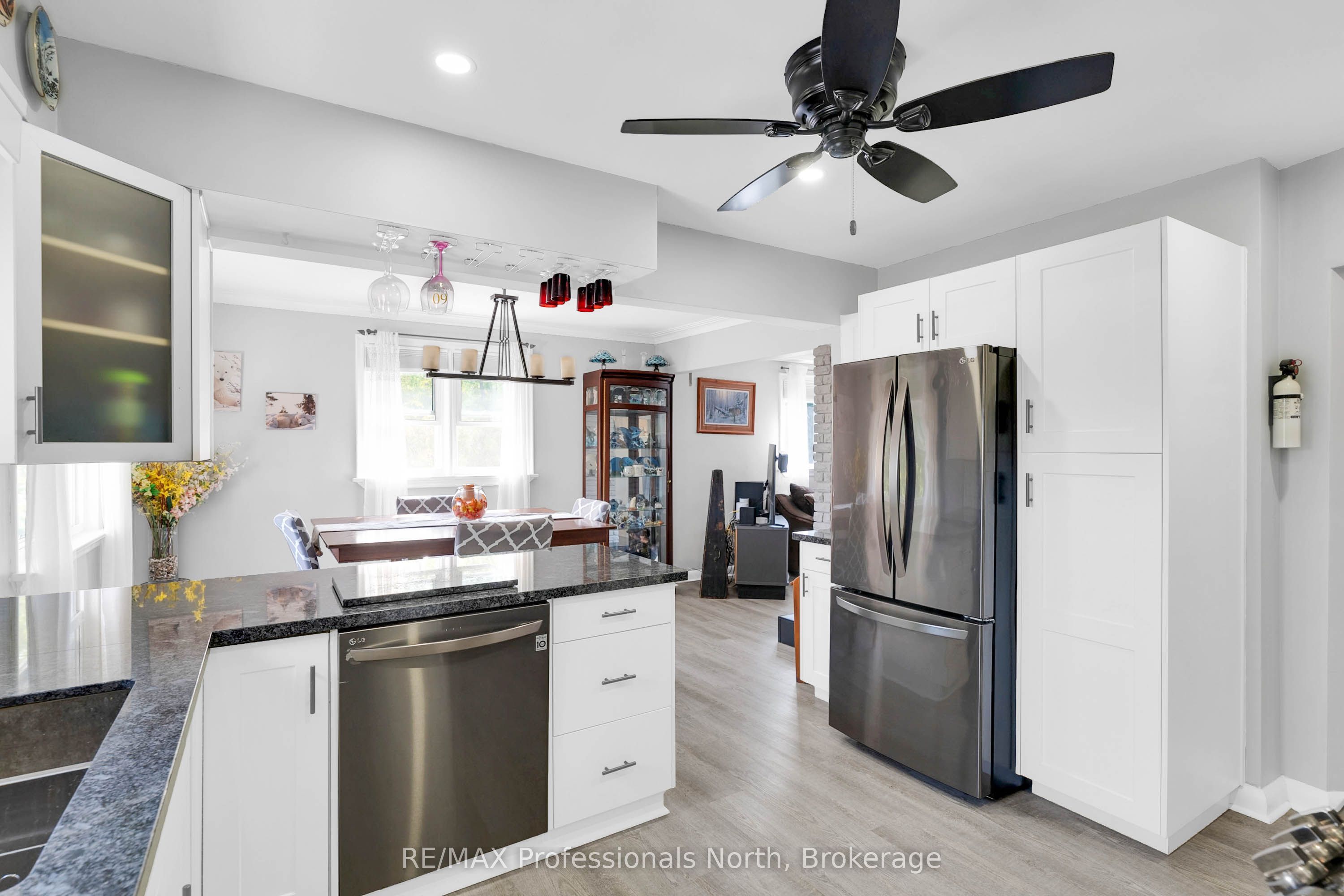 63 The Queensway N Property Photo 15