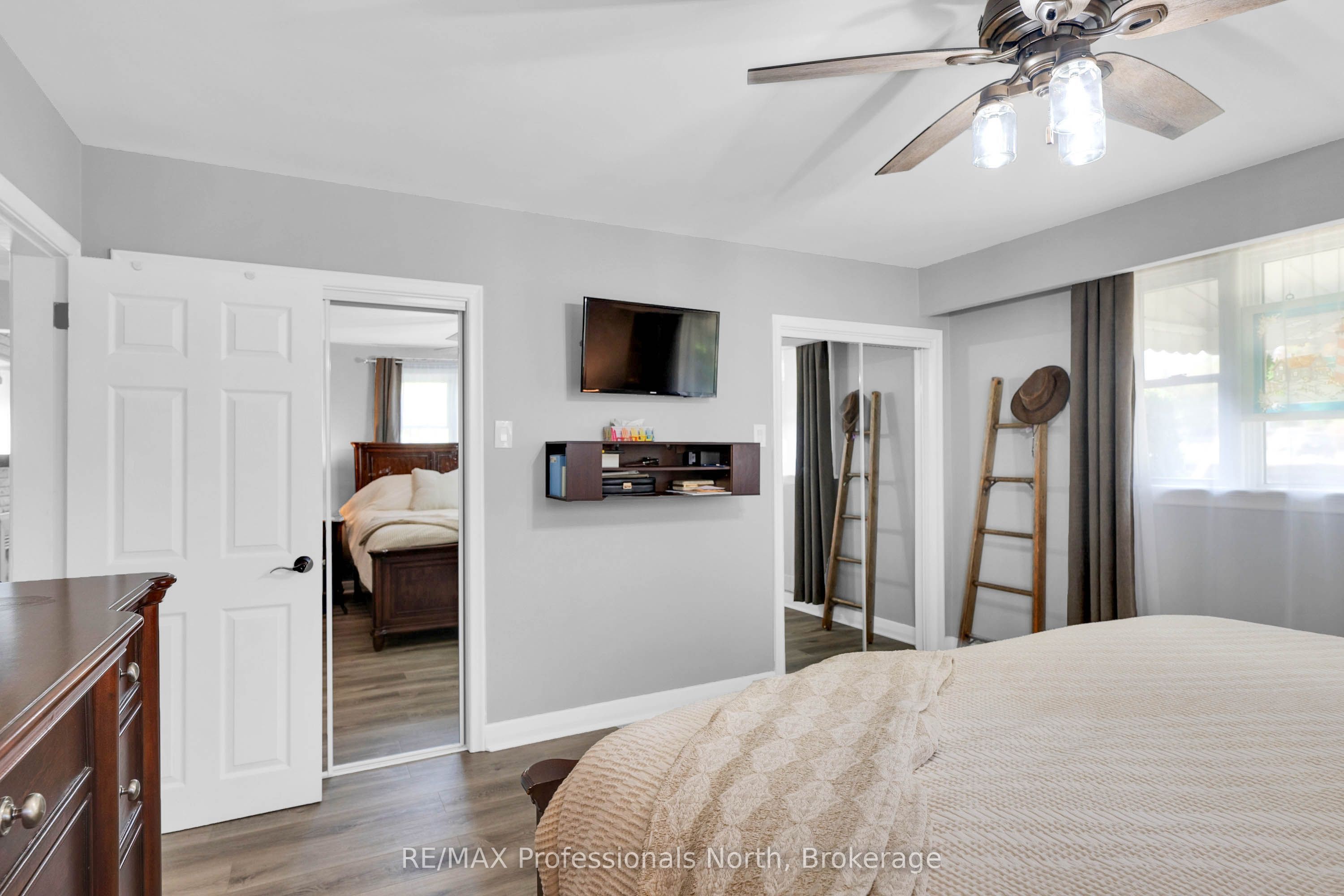 63 The Queensway N Property Photo 21
