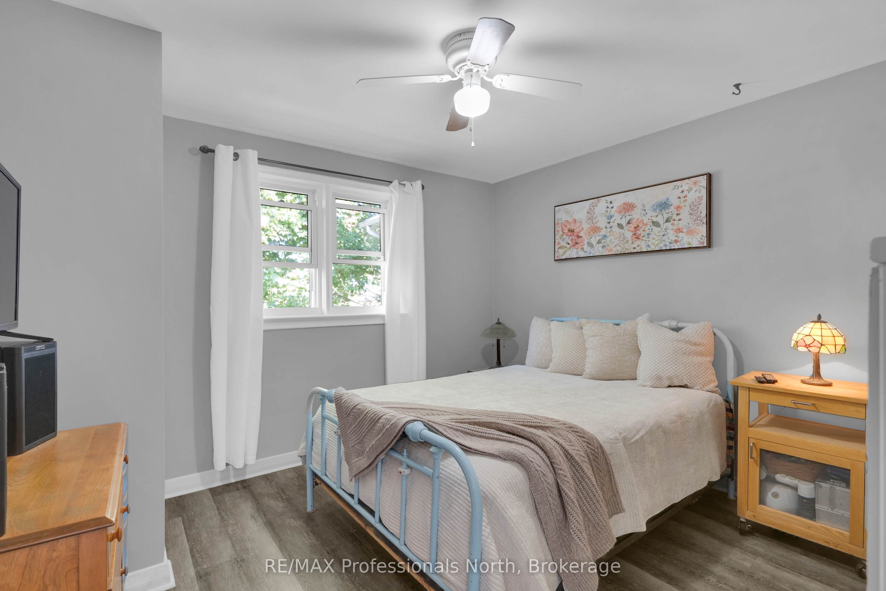 63 The Queensway N Property Photo 23