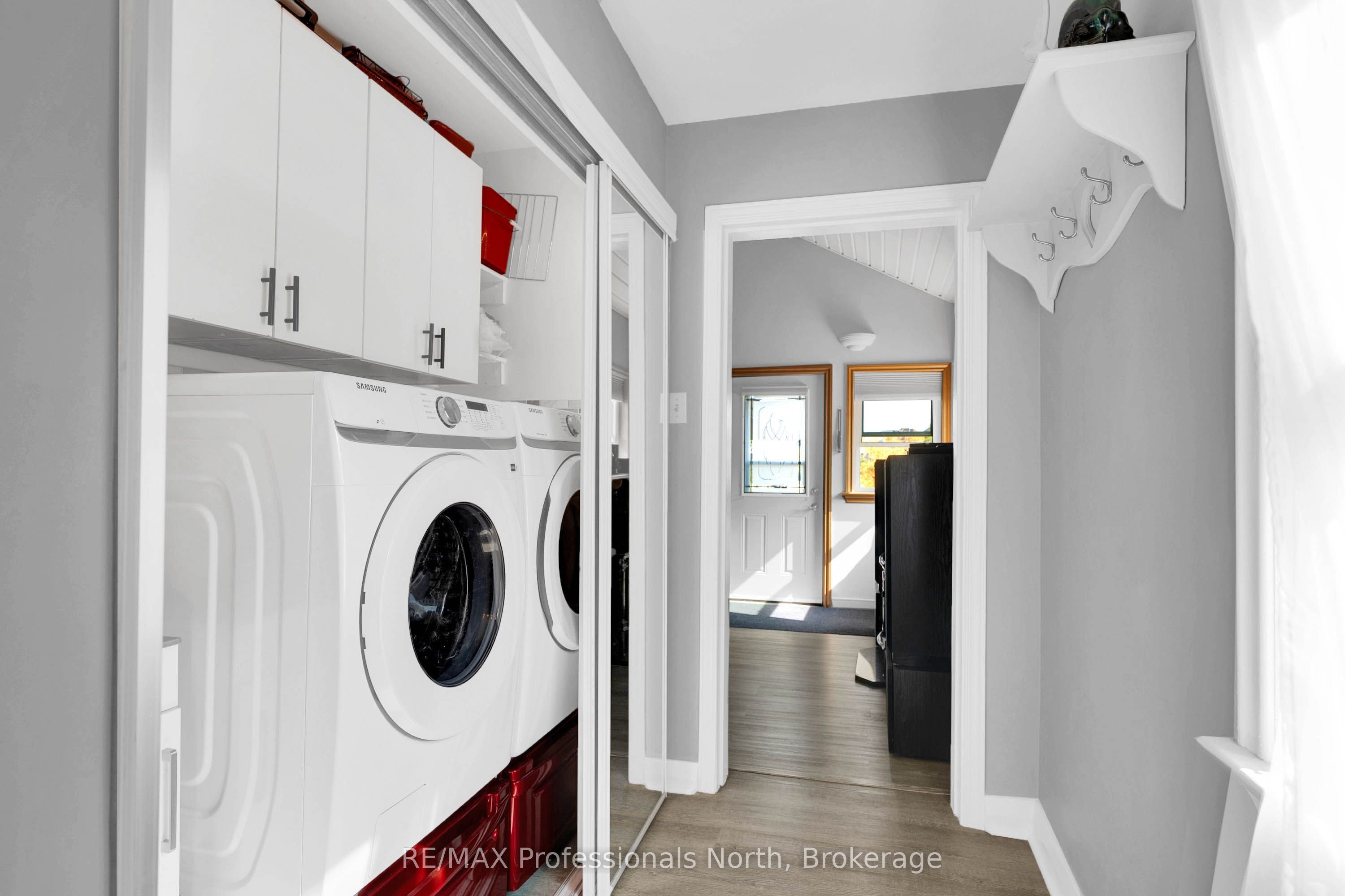 63 The Queensway N Property Photo 25