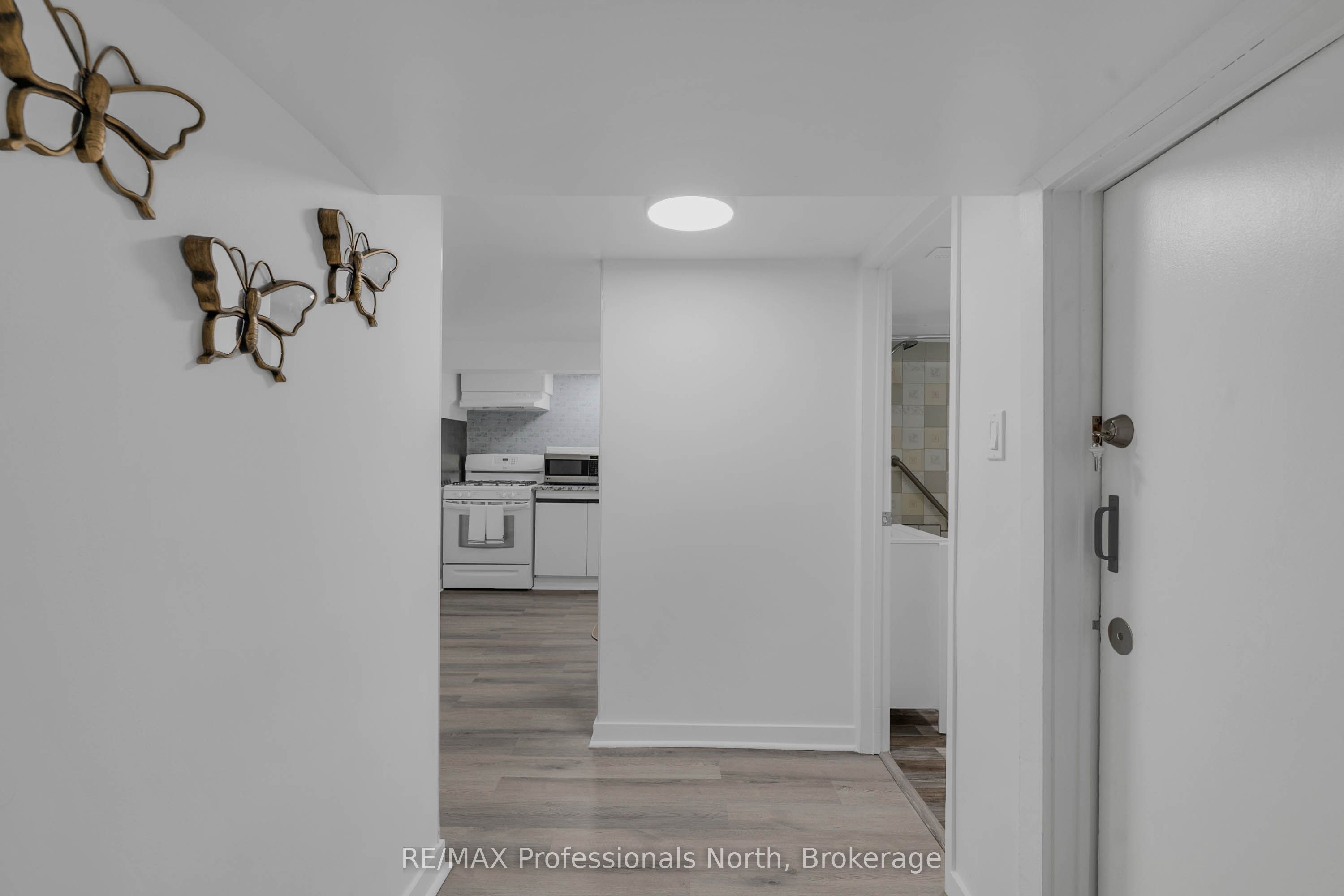 63 The Queensway N Property Photo 39