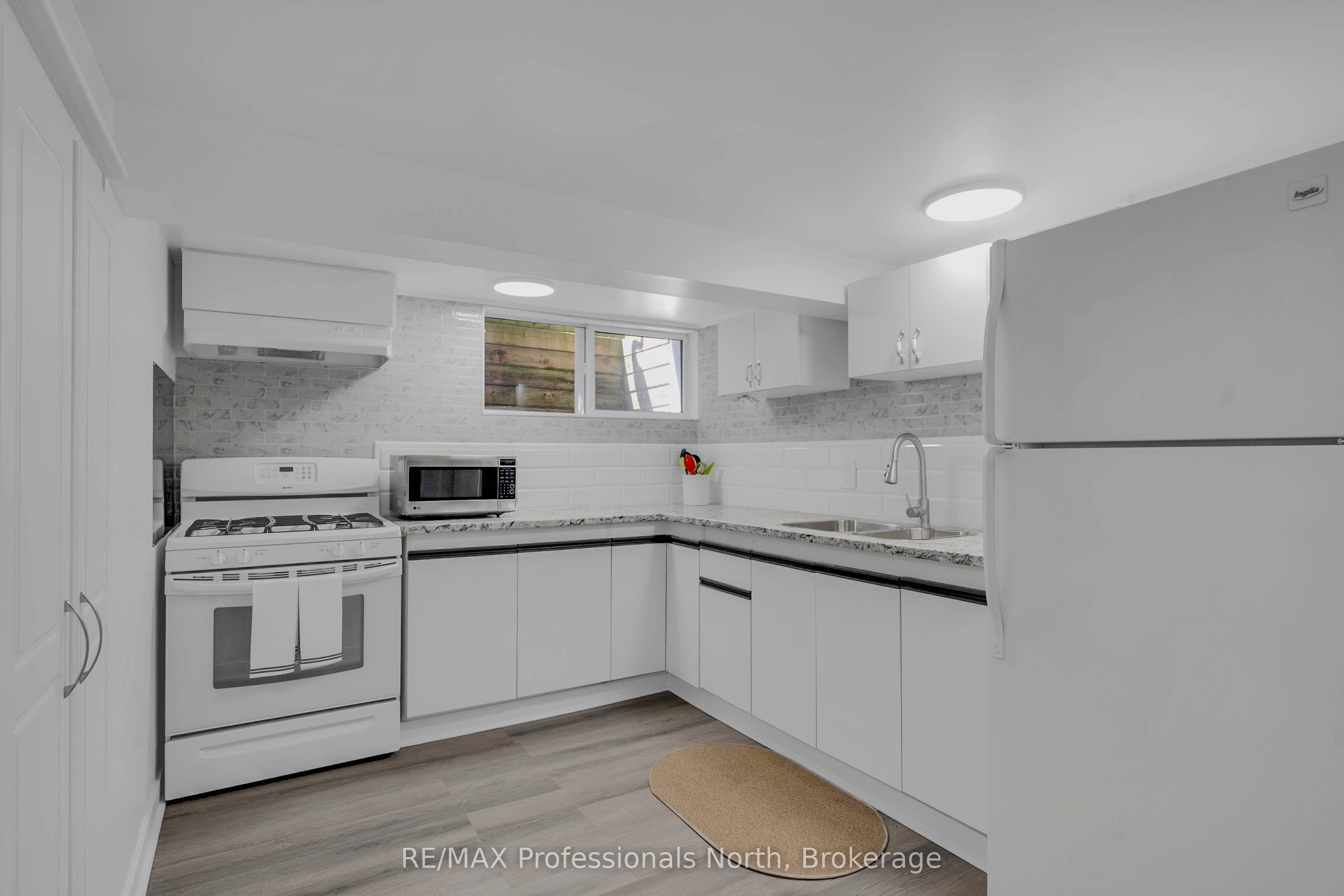 63 The Queensway N Property Photo 41
