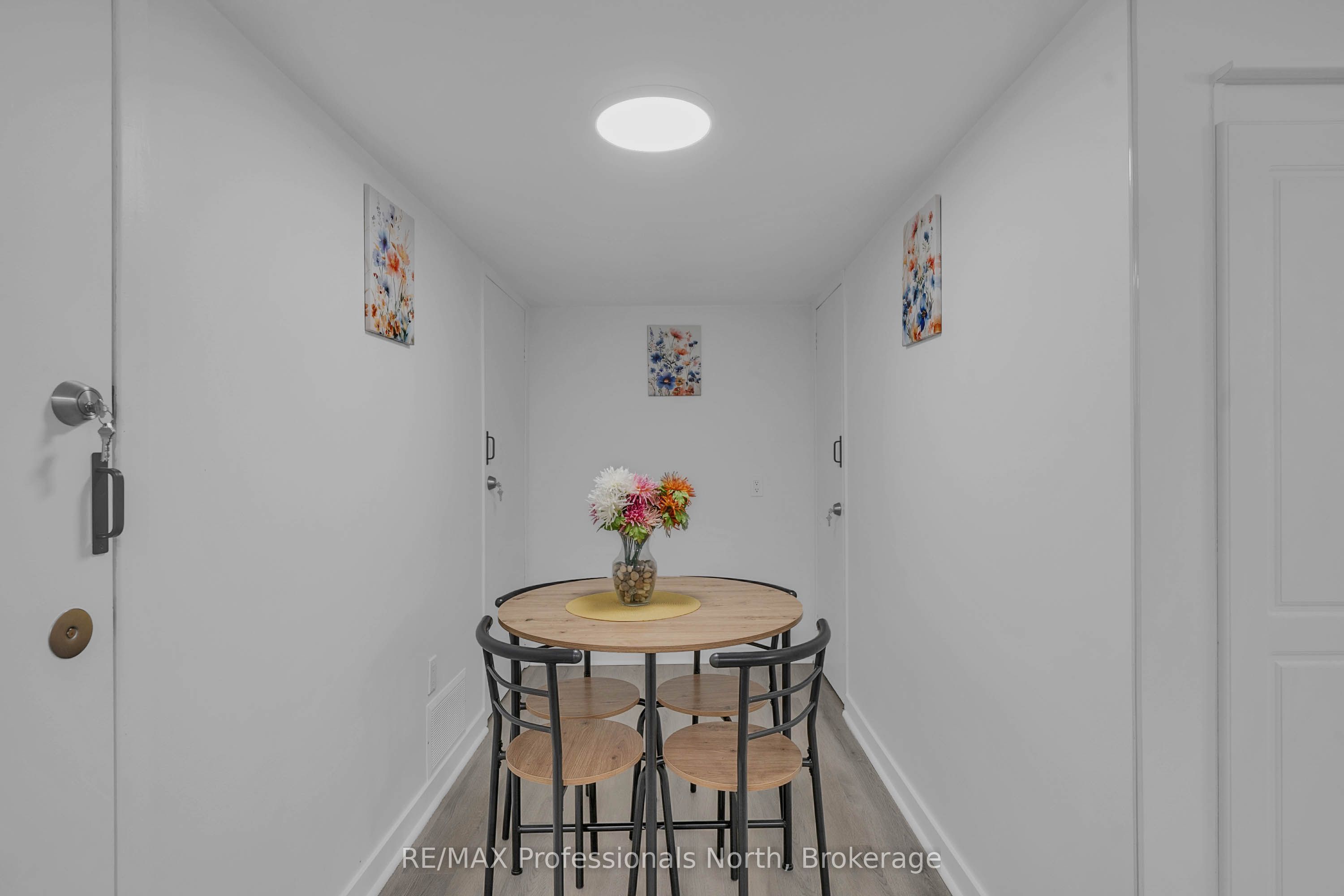 63 The Queensway N Property Photo 42