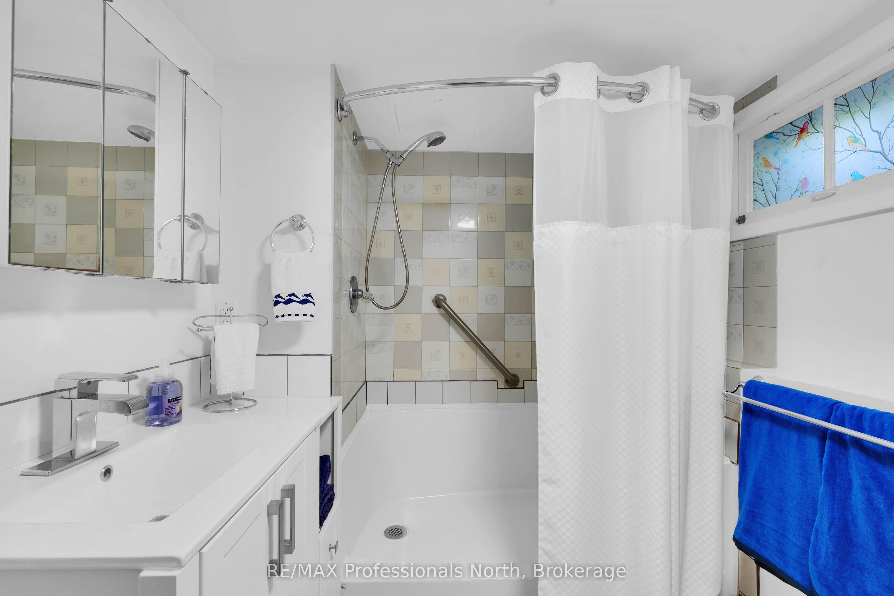 63 The Queensway N Property Photo 44