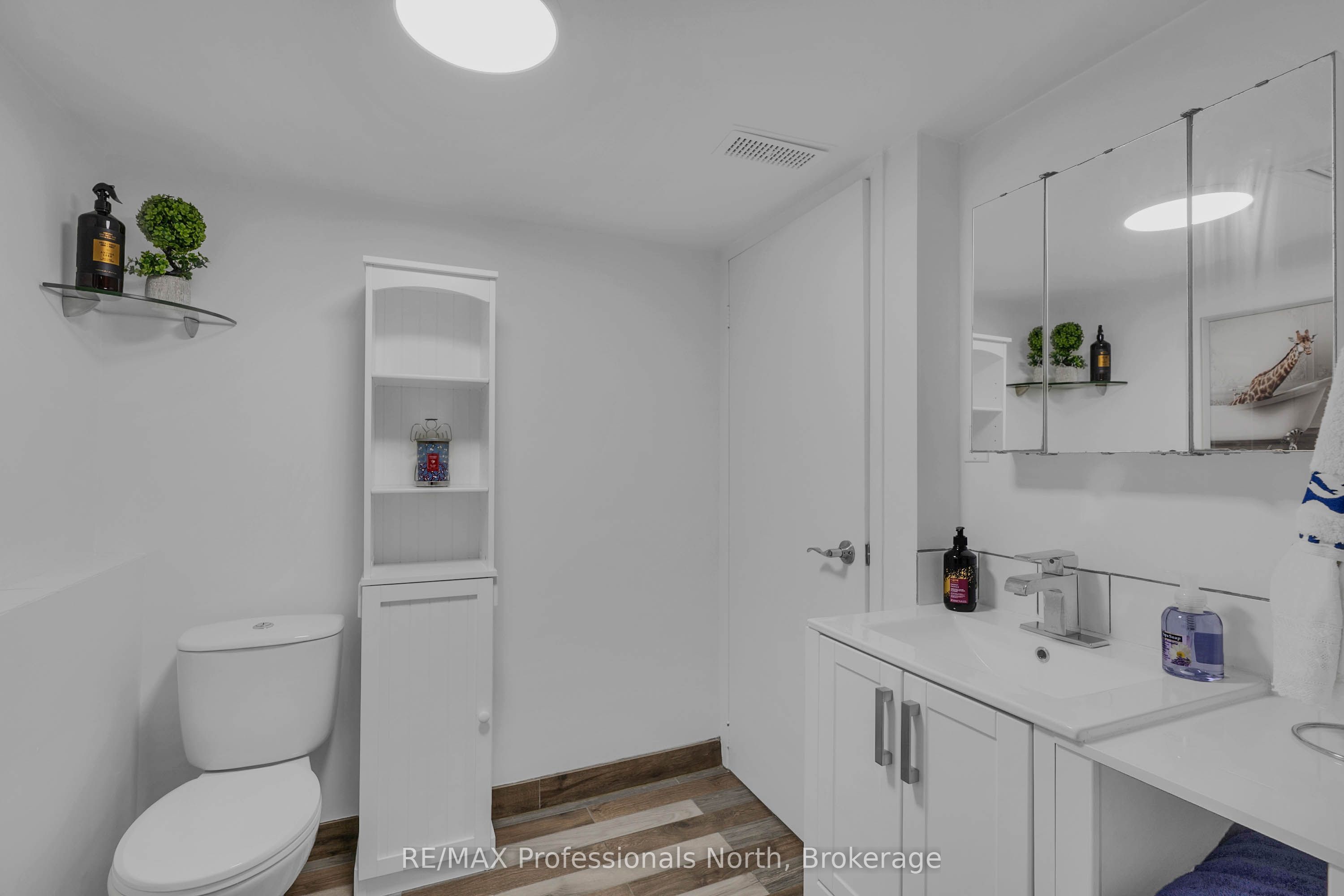 63 The Queensway N Property Photo 45