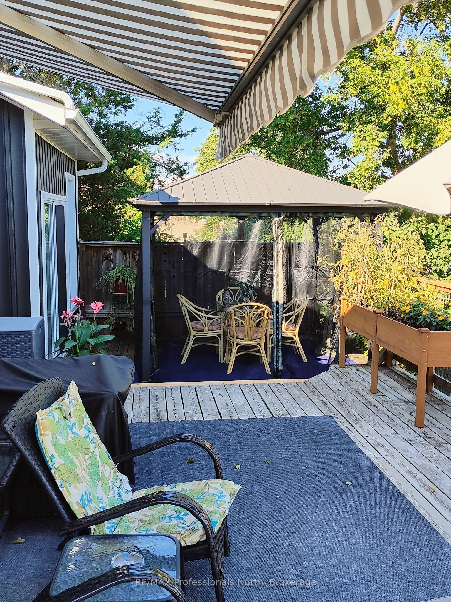 63 The Queensway N Property Photo 48