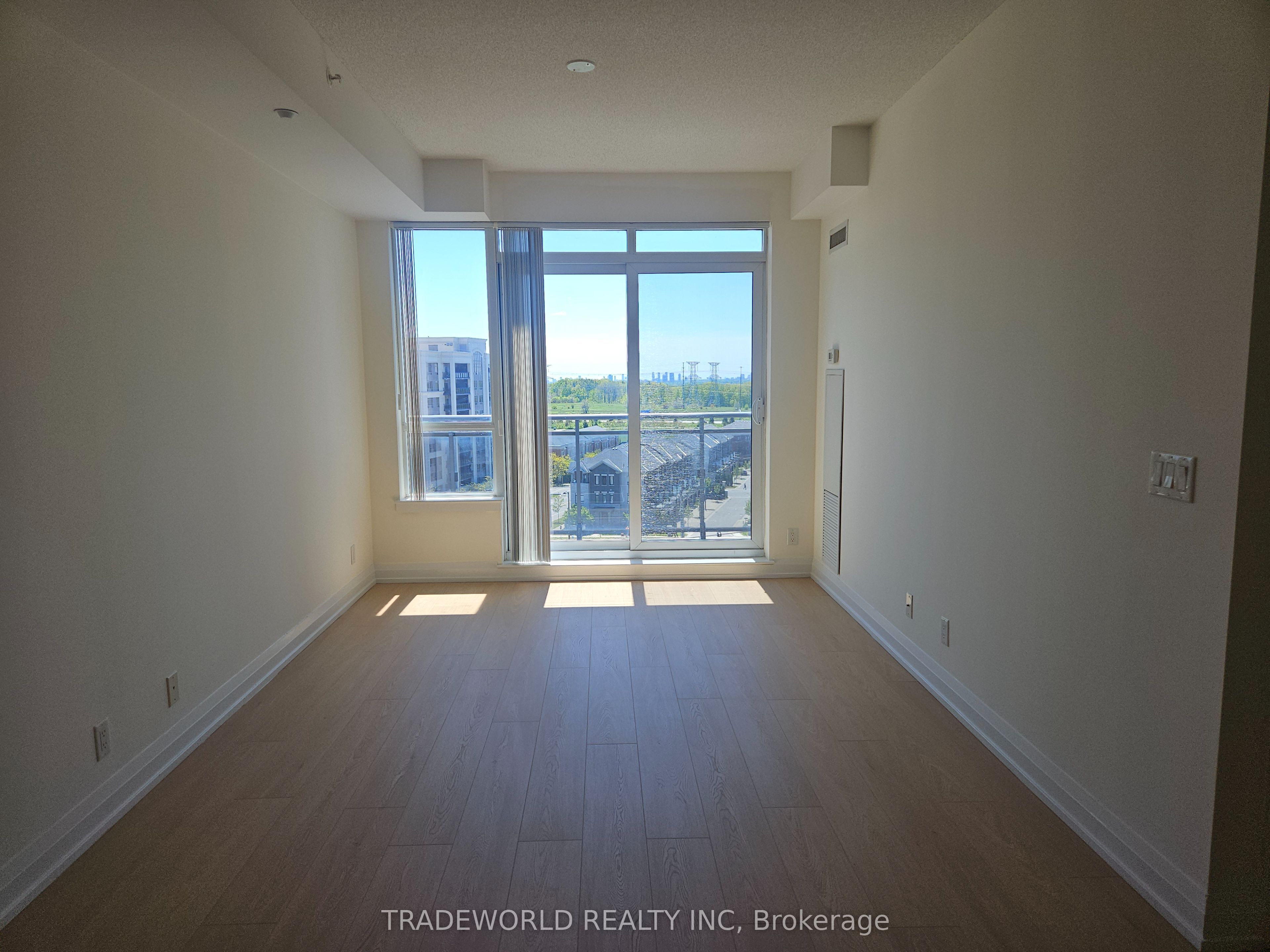 370 Highway 7 E 1009 Property Photo 3
