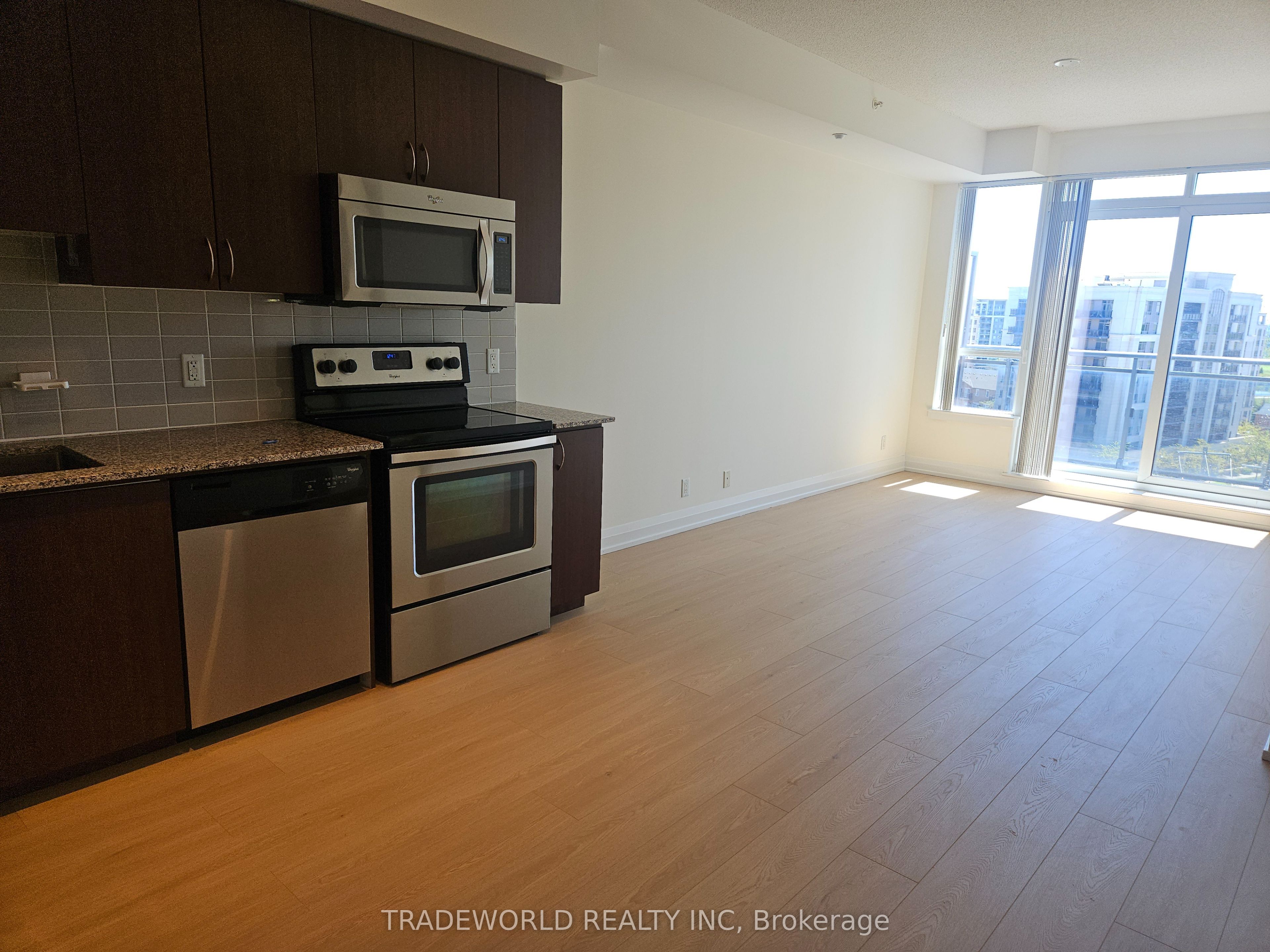 370 Highway 7 E 1009 Property Photo 4