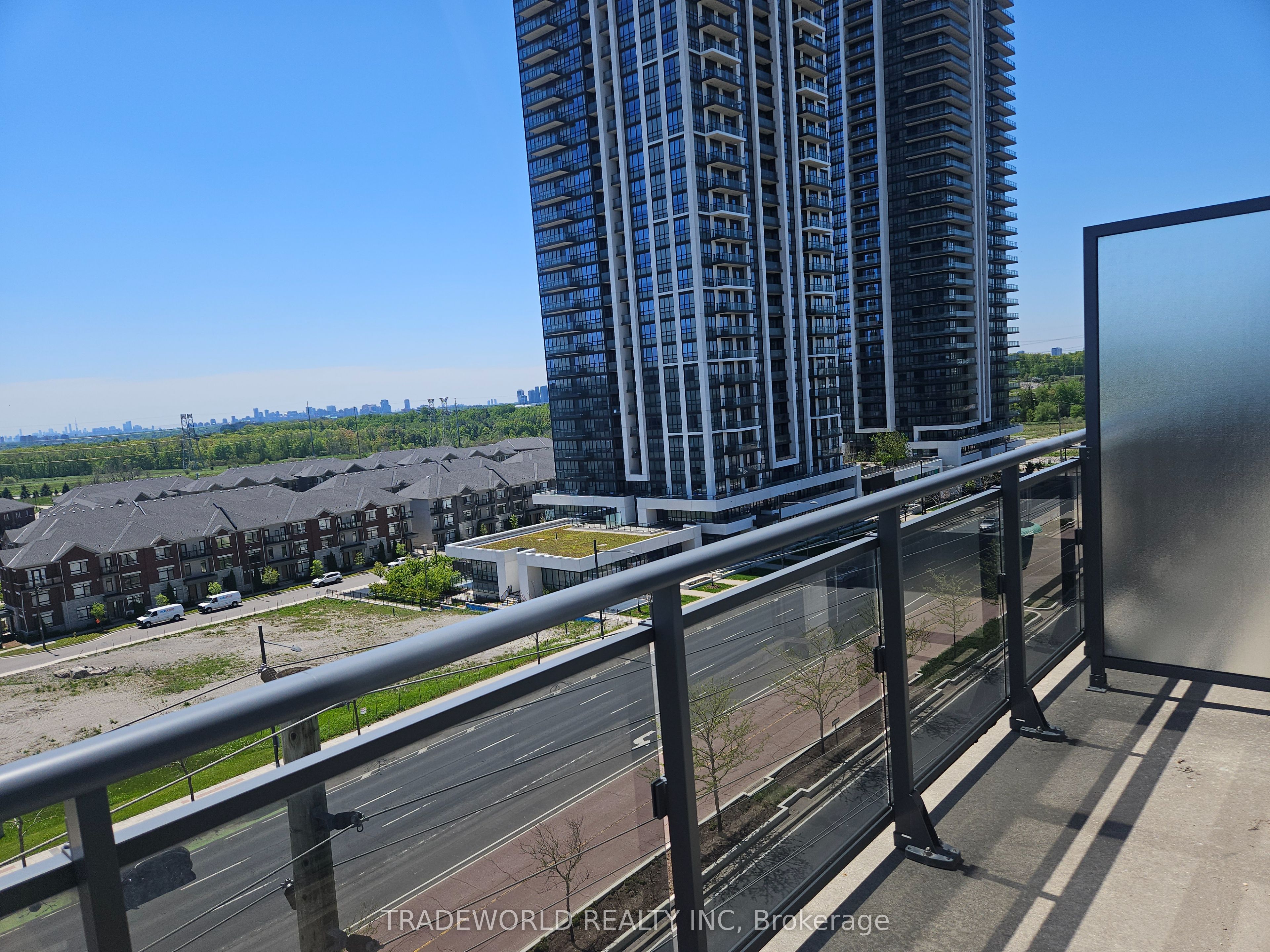 370 Highway 7 E 1009 Property Photo 15