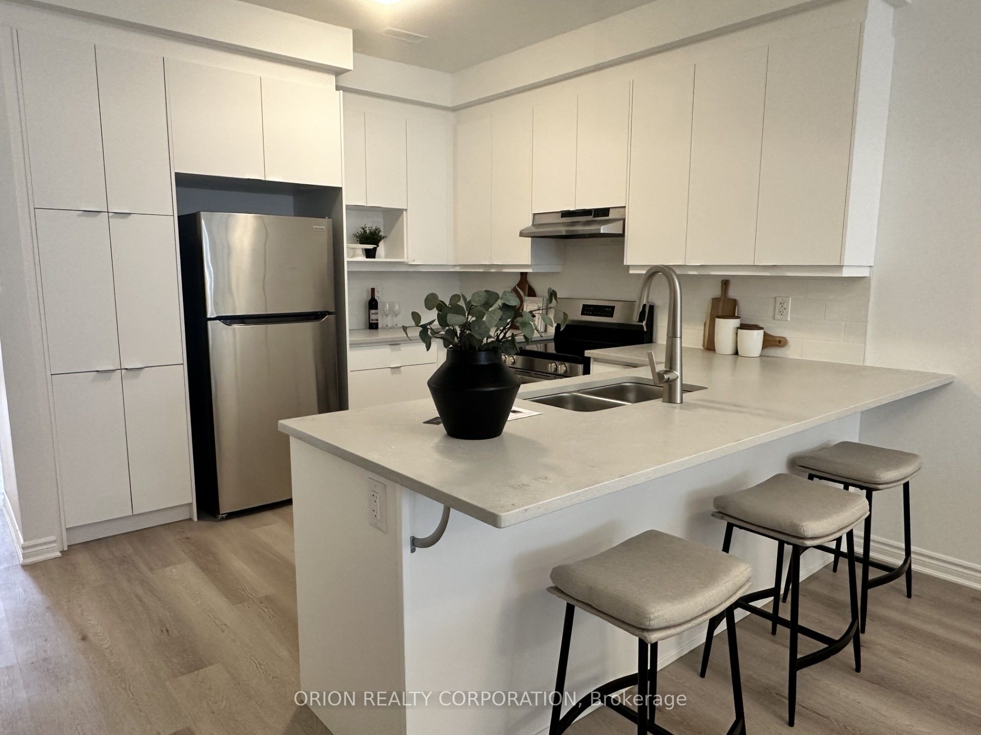 712 Keast Place Property Photo 3