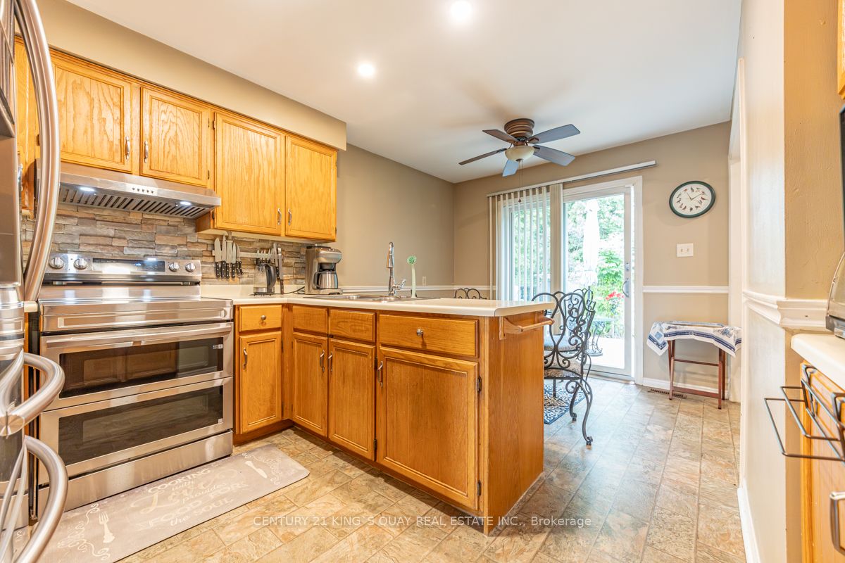 40 Stonehill Boulevard Property Photo 11