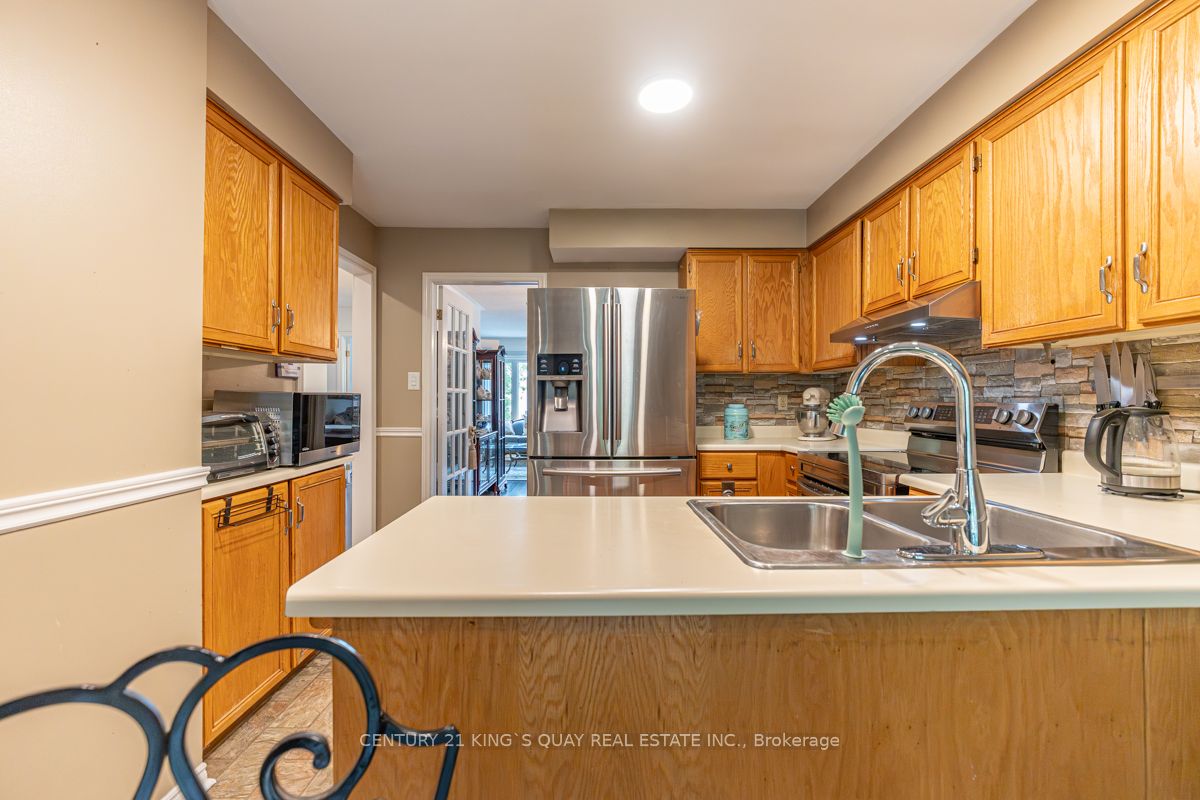 40 Stonehill Boulevard Property Photo 12