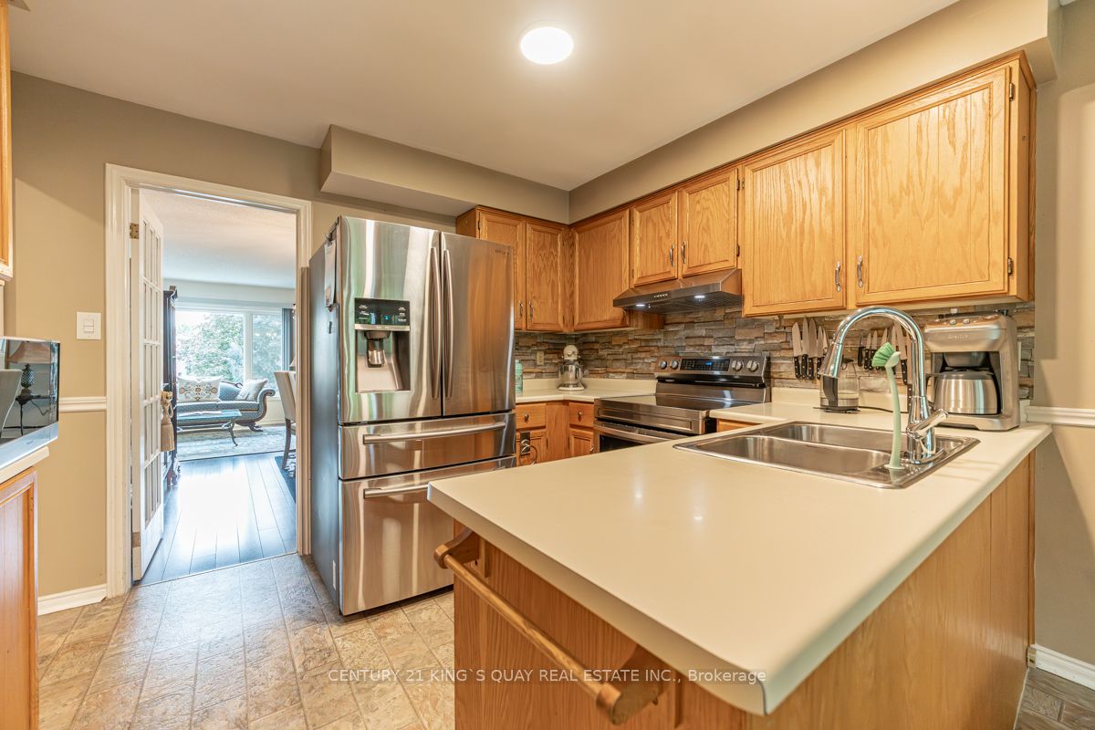 40 Stonehill Boulevard Property Photo 13