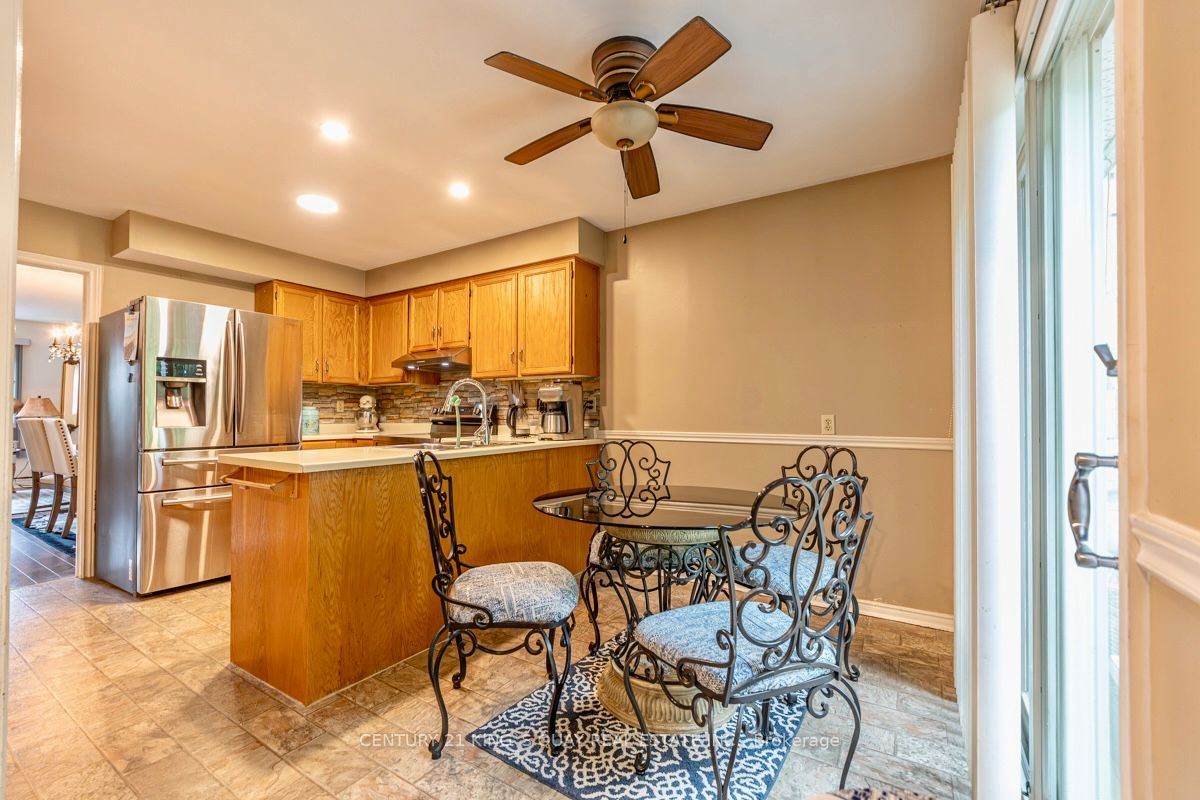 40 Stonehill Boulevard Property Photo 15