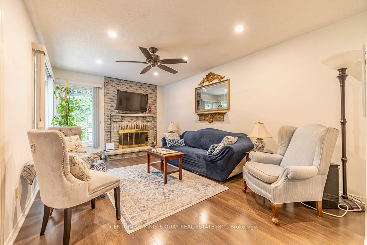 40 Stonehill Boulevard Property Photo 18