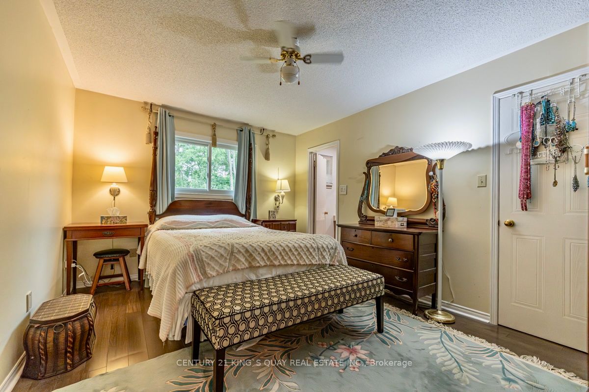 40 Stonehill Boulevard Property Photo 22