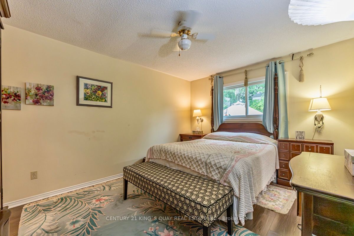 40 Stonehill Boulevard Property Photo 24