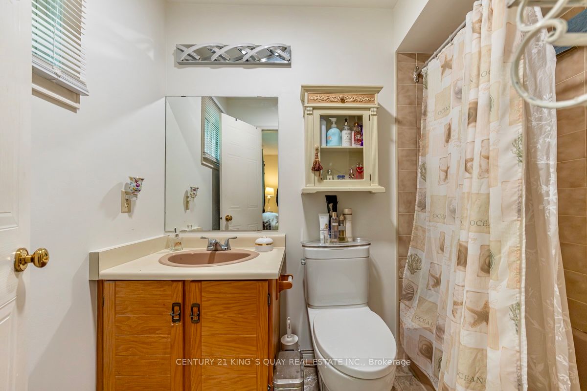 40 Stonehill Boulevard Property Photo 25