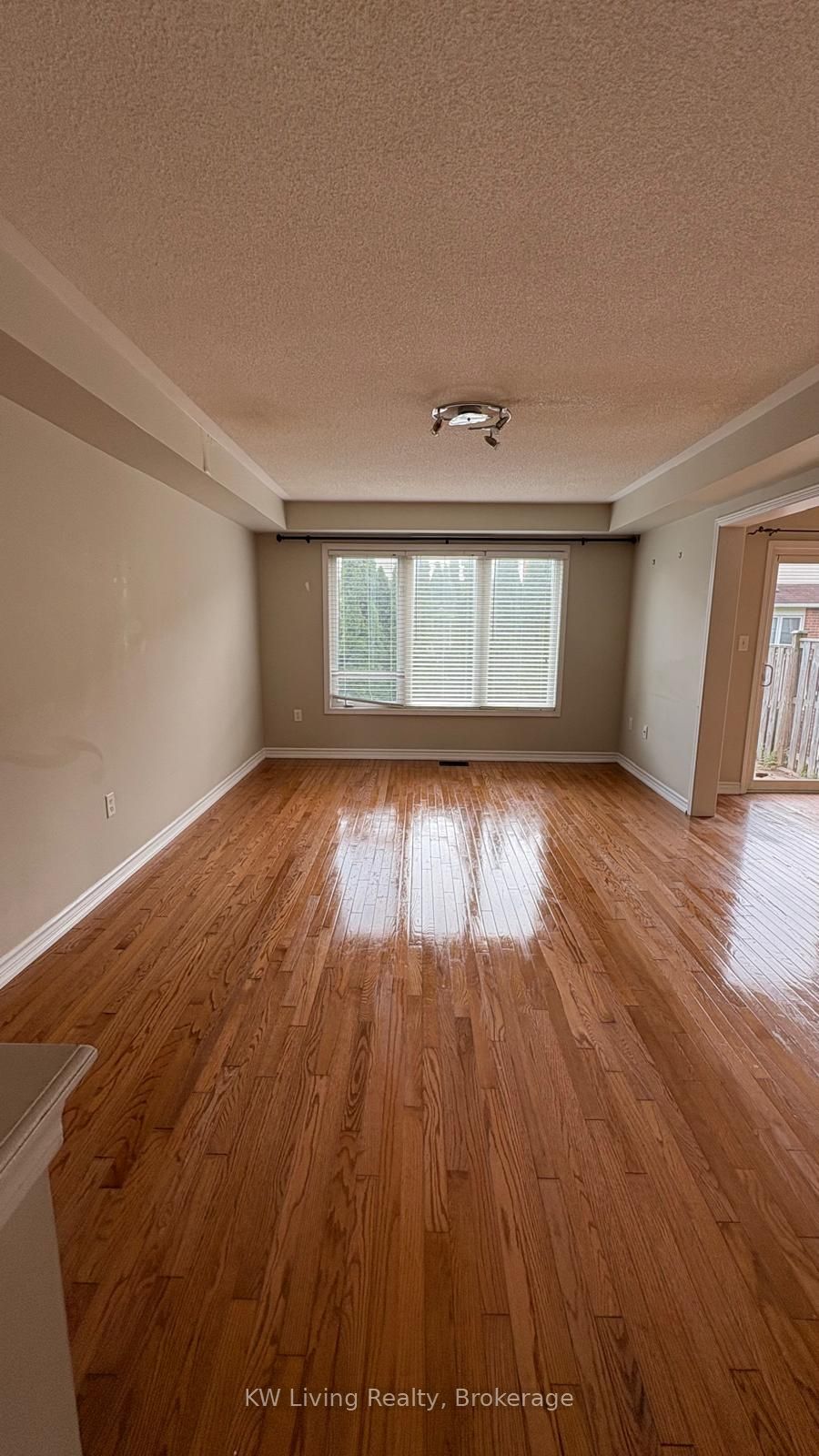 52 Dougherty Crescent Property Photo 4