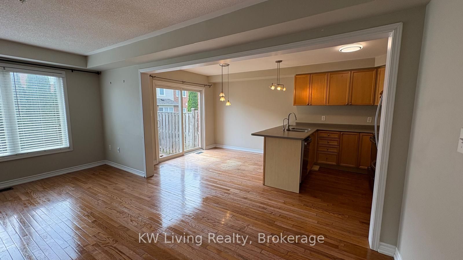52 Dougherty Crescent Property Photo 5