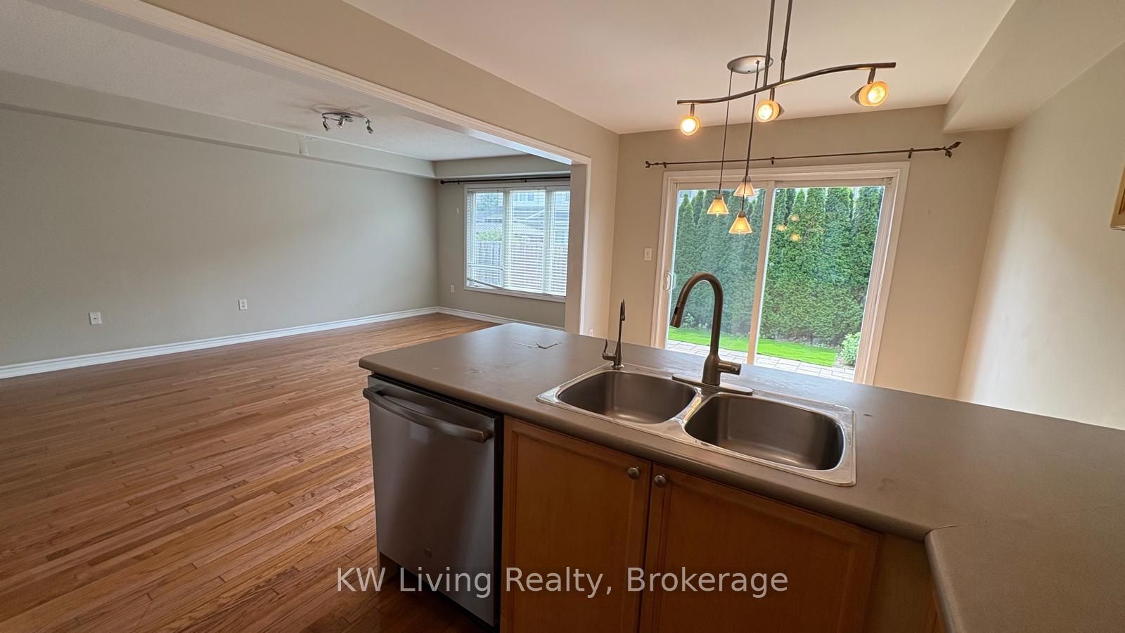 52 Dougherty Crescent Property Photo 8
