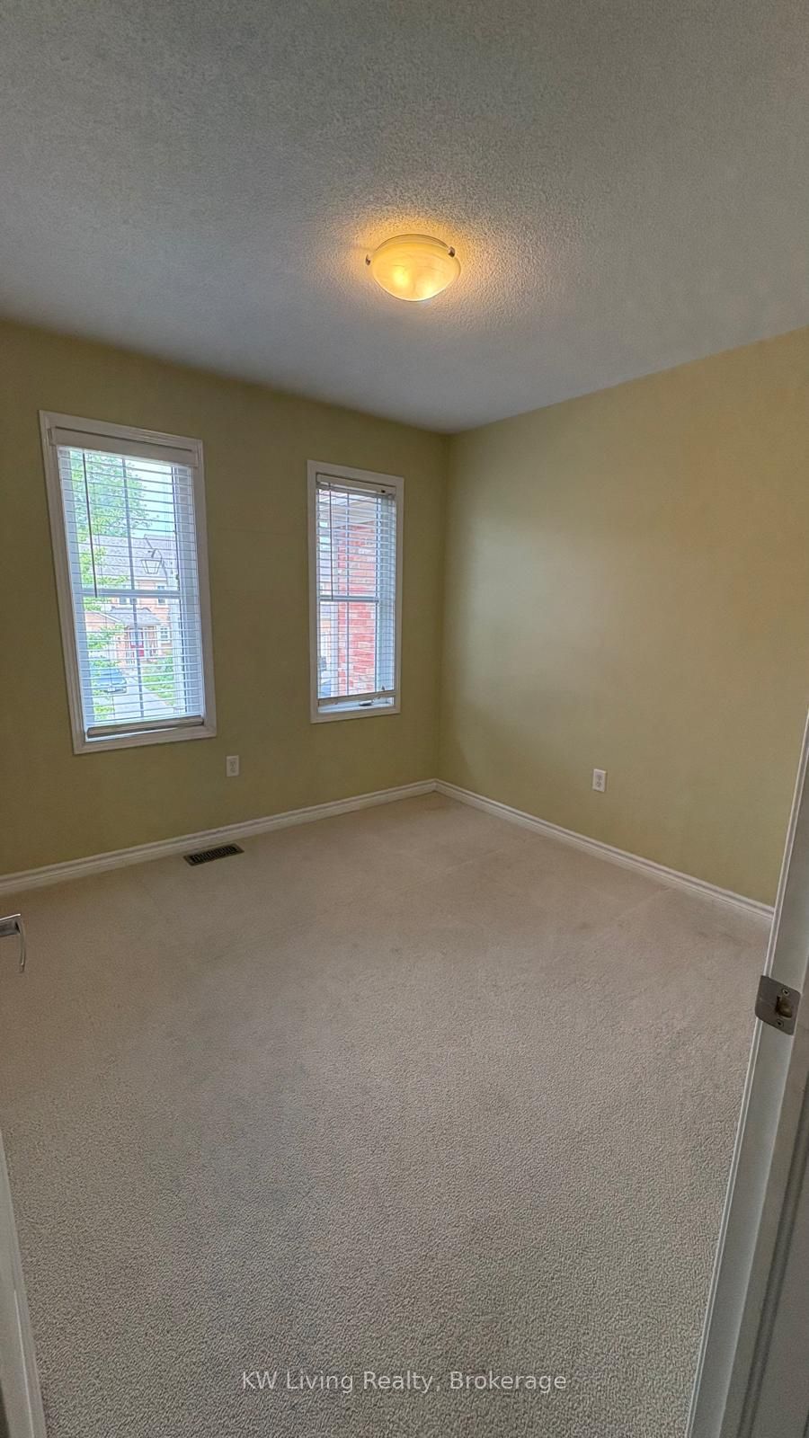 52 Dougherty Crescent Property Photo 10