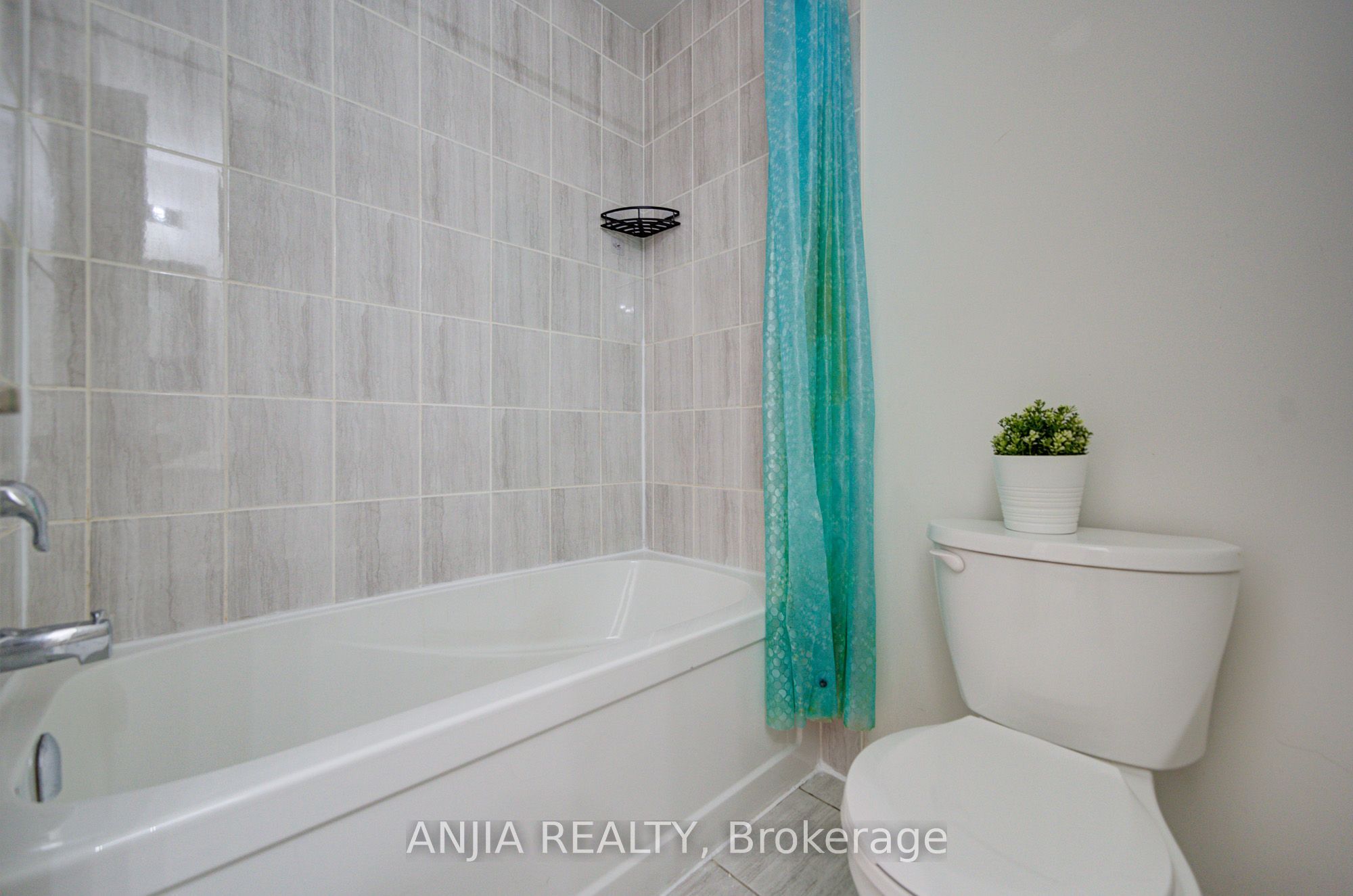 134 Frederick Wilson Avenue Property Photo 38