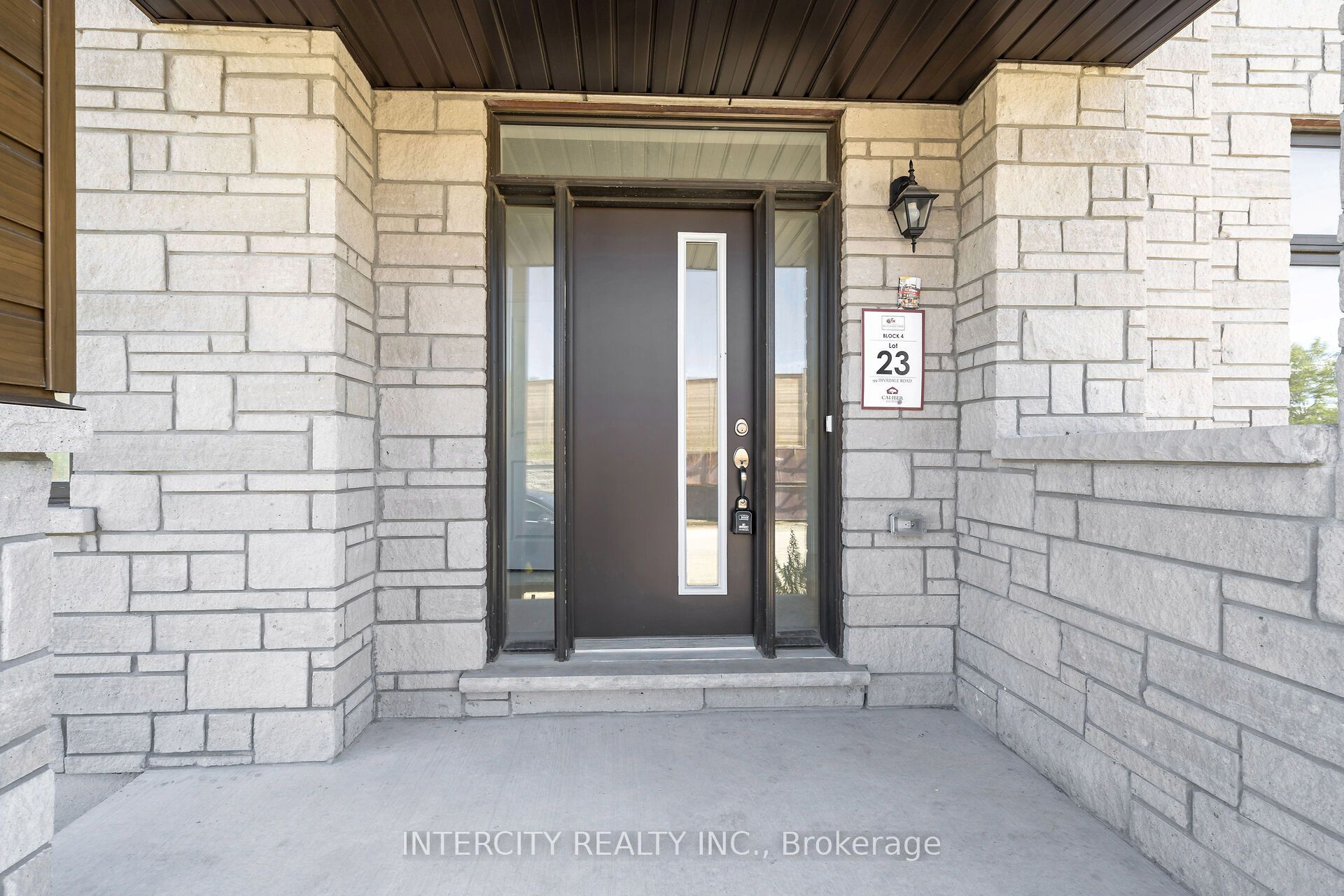 99 Divadale Road Property Photo 3