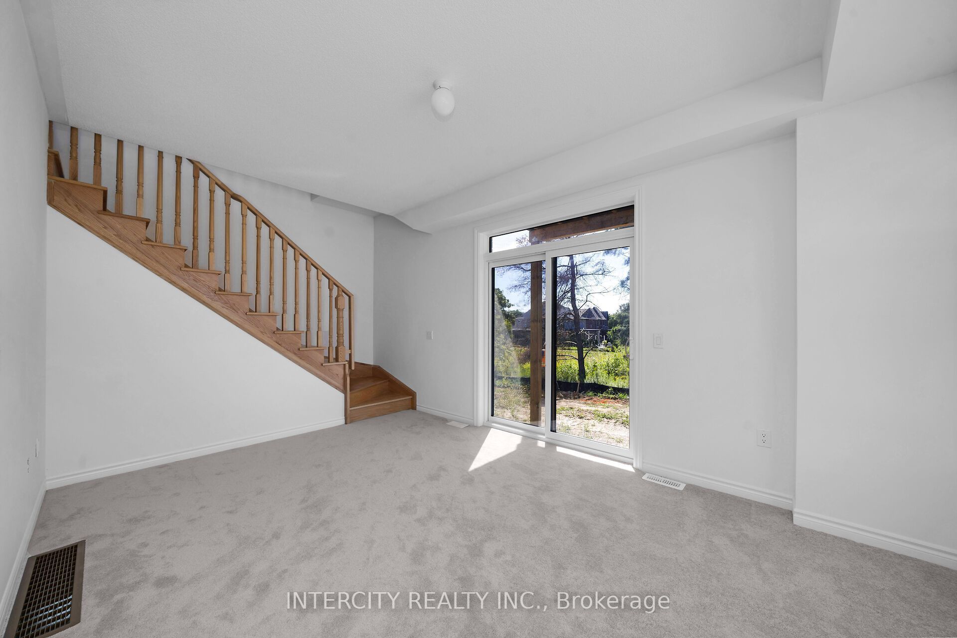 99 Divadale Road Property Photo 6