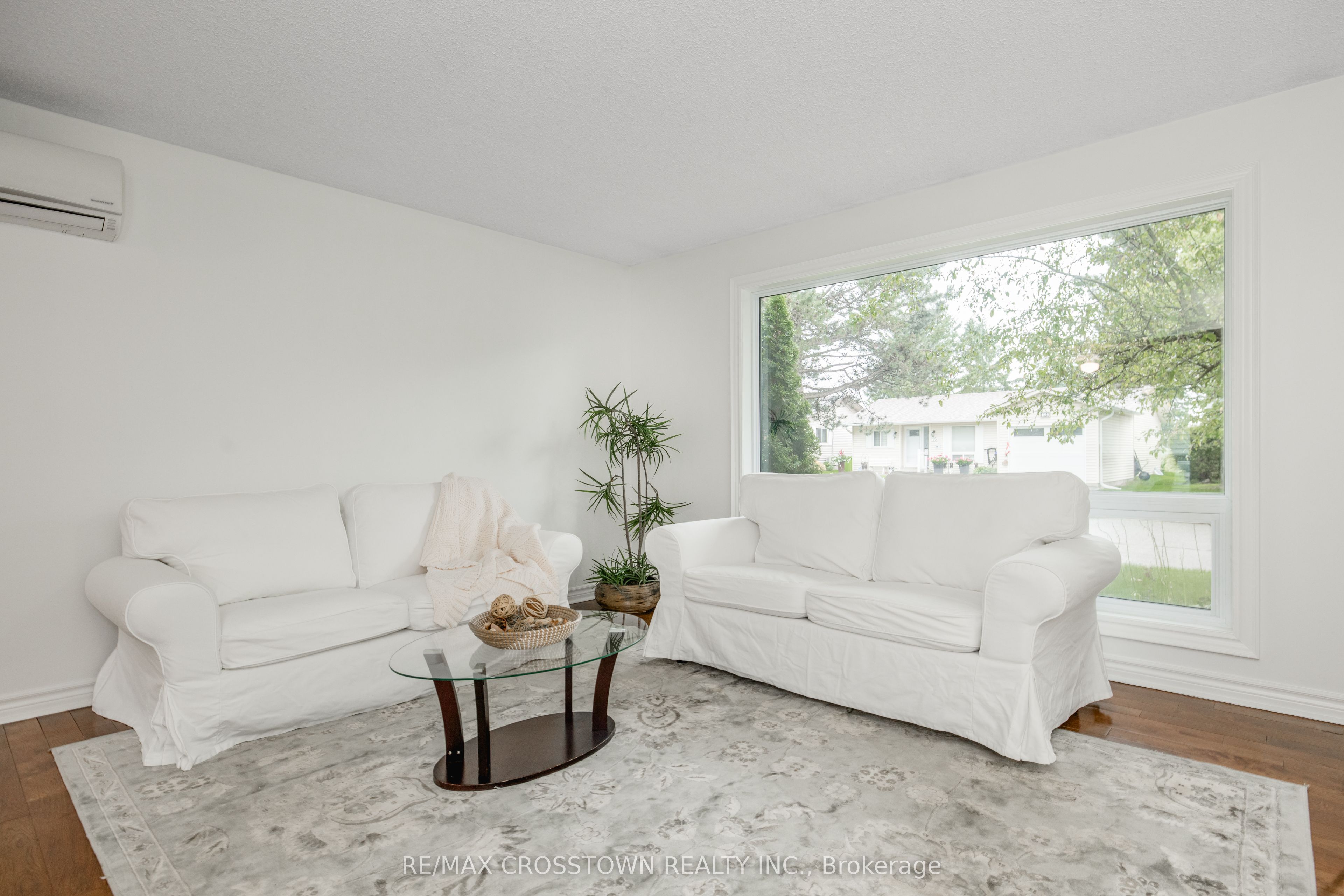 92 Tecumseth Pines Drive Property Photo 6