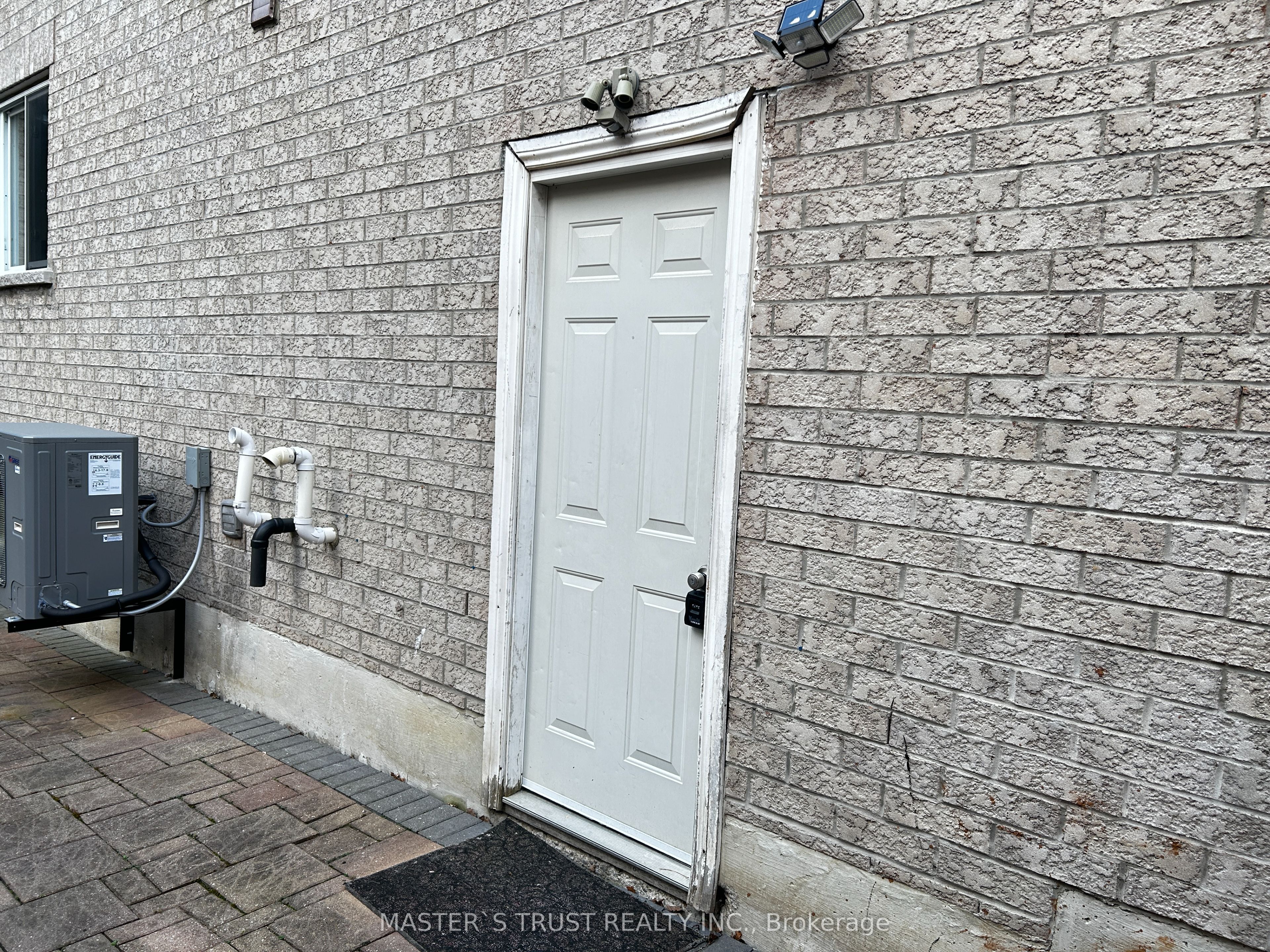 37 Levellands Crescent Property Photo 3