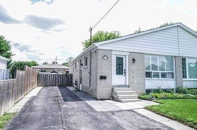 271 Mcconvey Drive Property Photo 2